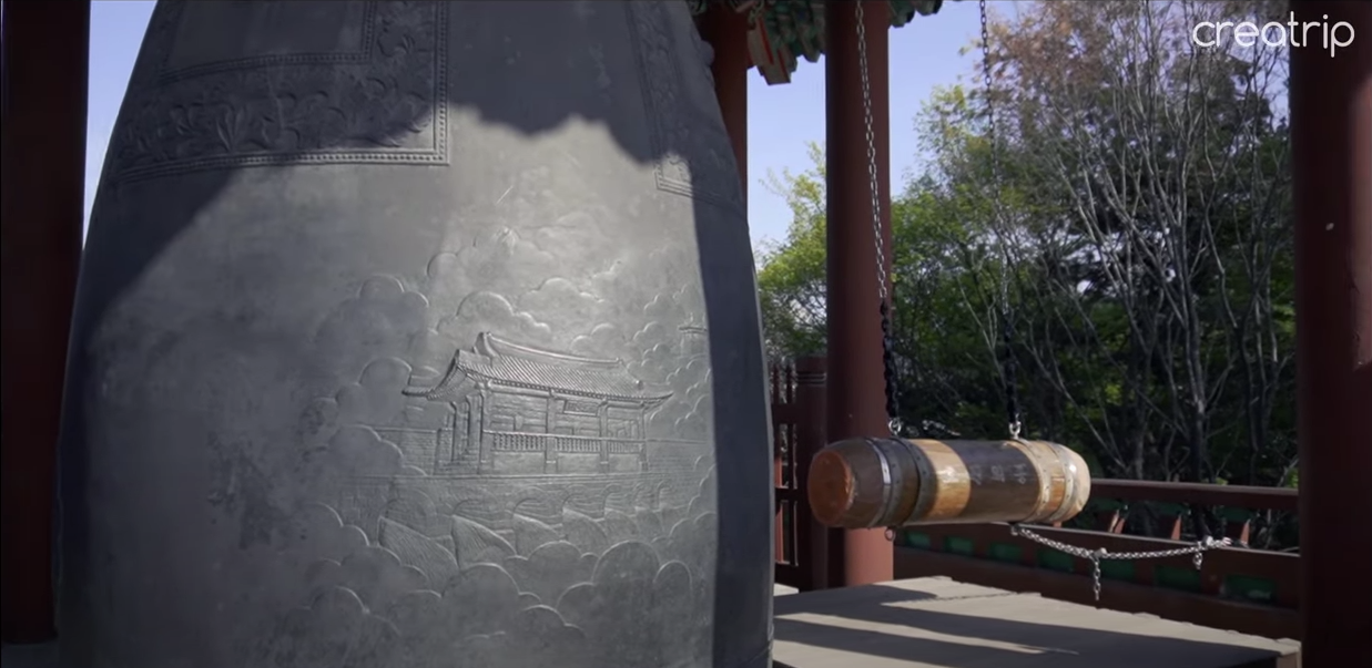 Suwon Hwaseongㅣ Oppa's tour Tour around with Oppa and see Hwaseong Fortress, Haenggung, chicken street and more!