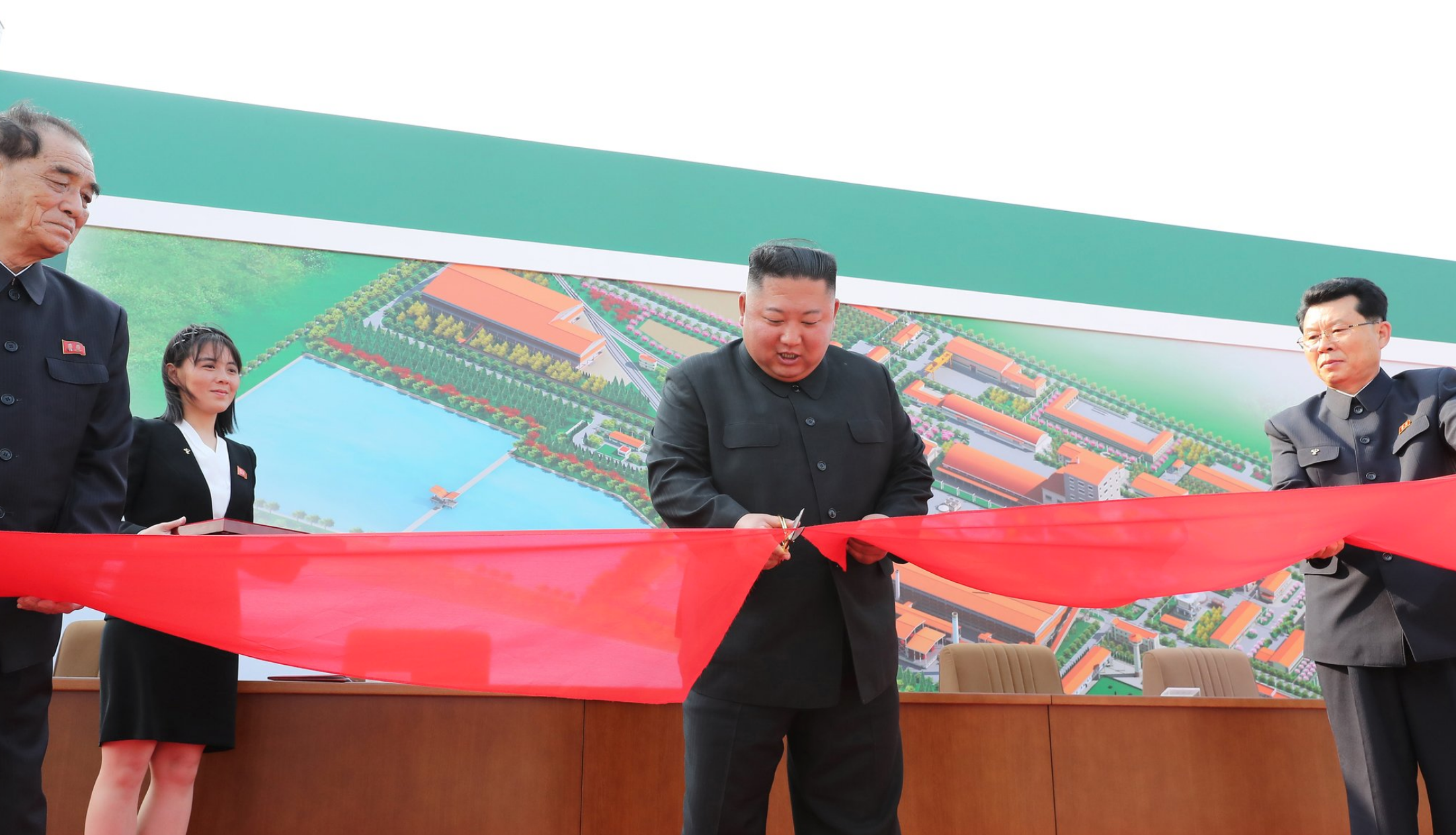 北韓領導人金正恩參加北韓化肥工廠竣工剪綵儀式