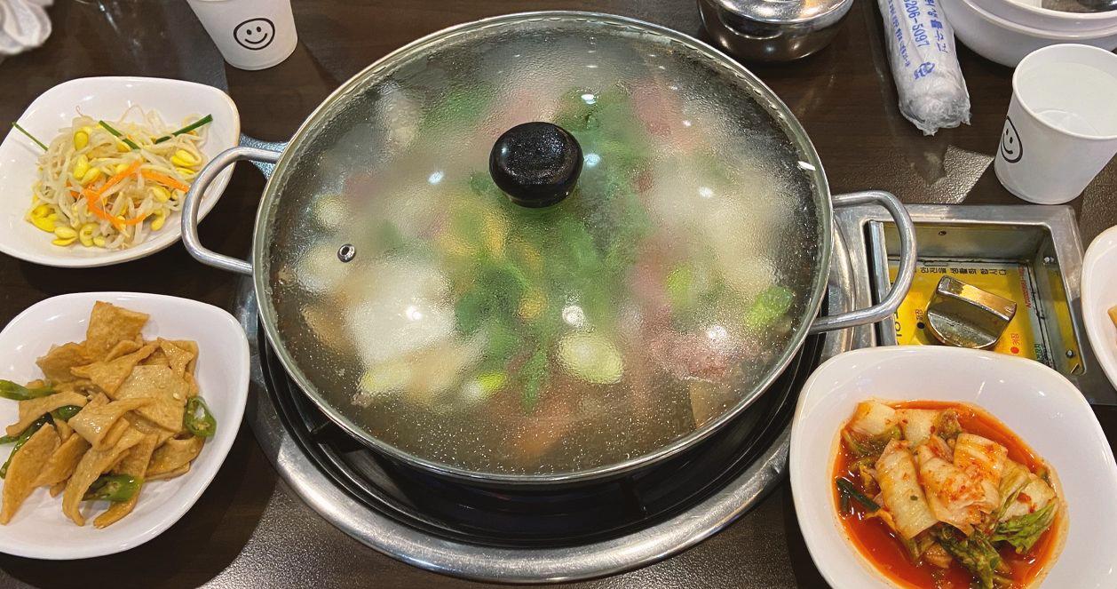 Songtan Budaejjigae | Nơi bán canh quân đội vị cực chuẩn ít người biết ở Gangnam