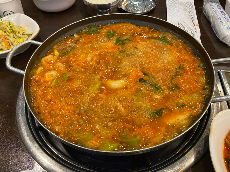 江南  美味しいお店｜松炭(ソンタン)プデチゲ、江南美味しいお店、松炭プデチゲ、ソンタンプデチゲ、韓国ランチ、韓国ディナー、韓国観光、韓国旅行、韓国料理、江南観光、チゲ、プデチゲ、ポッサム、ボッサム、韓国料理人気、人気のお店、江南駅、美味しいお店、