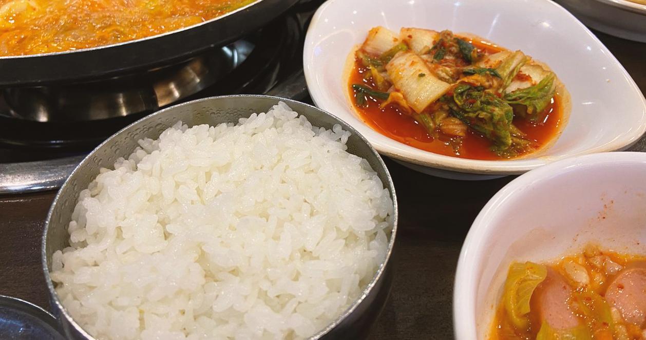 Songtan Budaejjigae | Nơi bán canh quân đội vị cực chuẩn ít người biết ở Gangnam