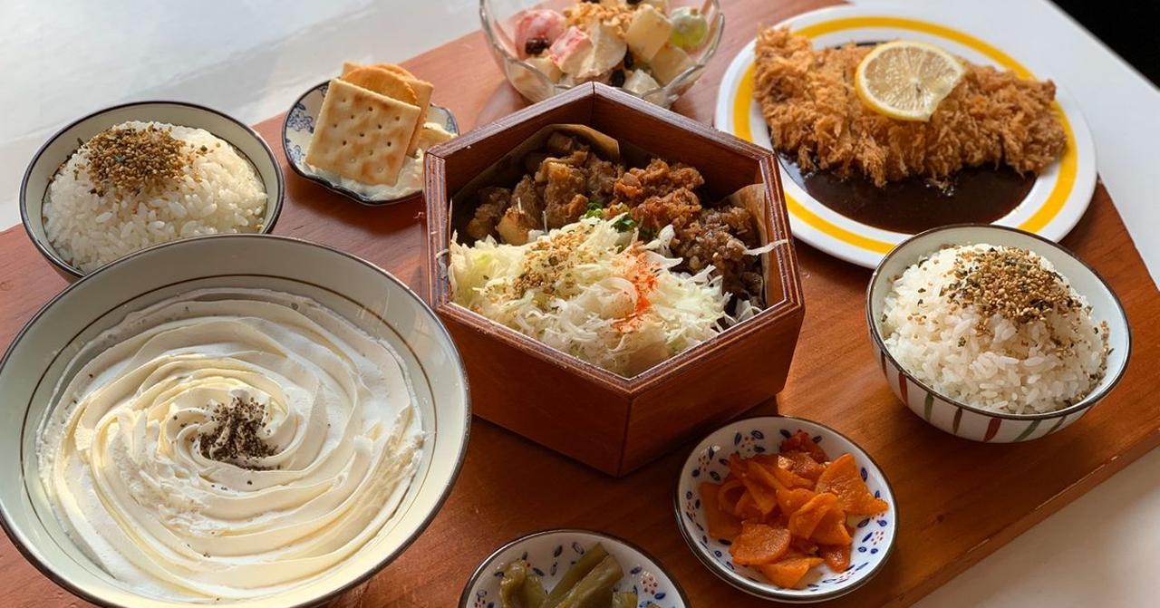 韓式料理展示，包括正宗燒烤及多種料理組合