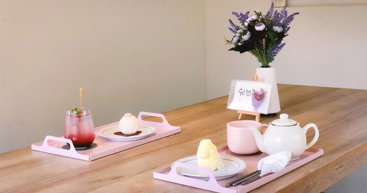 Le Montblanc | Quán cafe bán bánh cuộn len siêu xinh ở Itaewon 