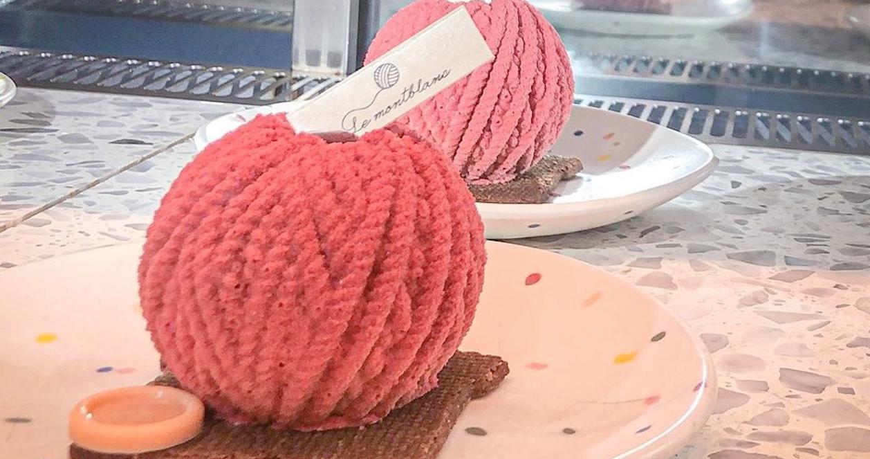 Le Montblanc | Quán cafe bán bánh cuộn len siêu xinh ở Itaewon 