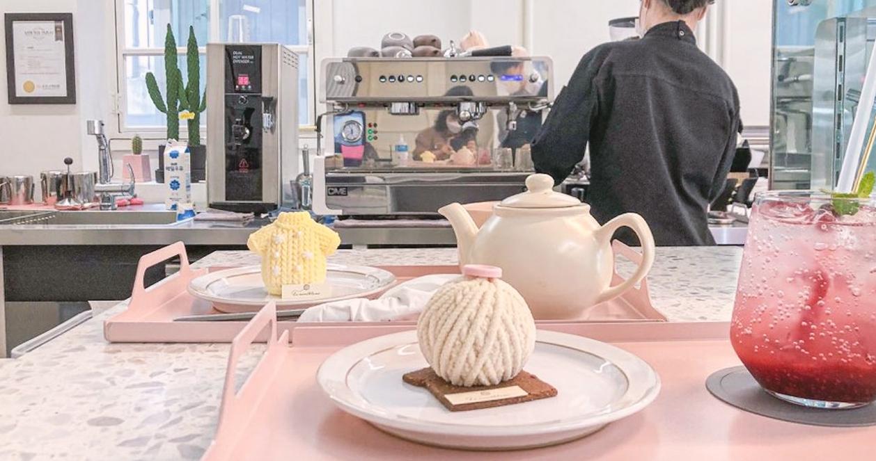Le Montblanc | Quán cafe bán bánh cuộn len siêu xinh ở Itaewon 