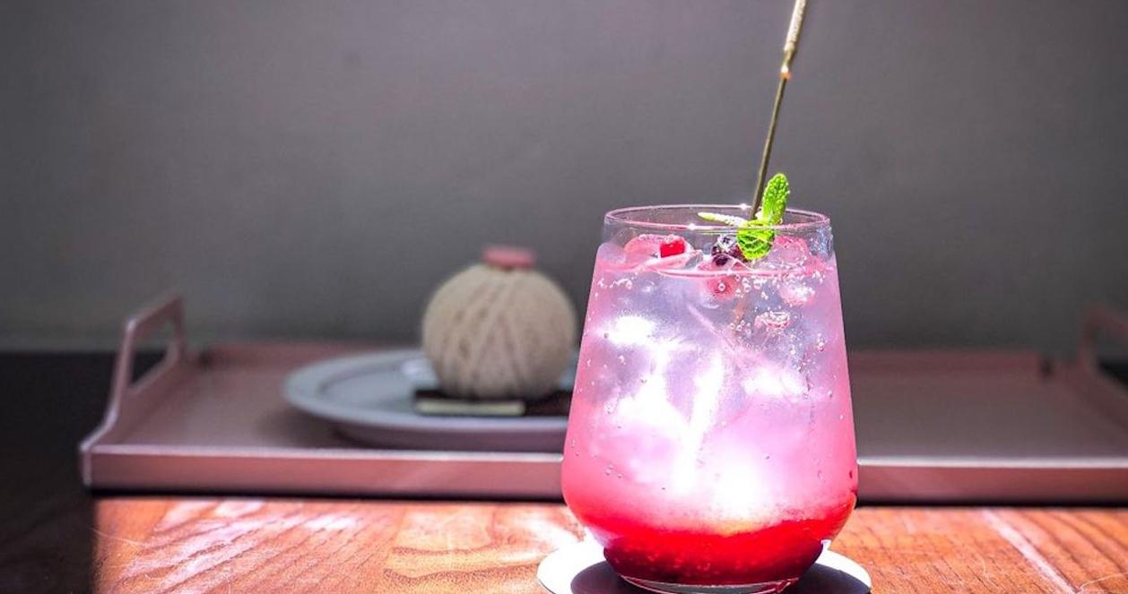 Le Montblanc | Quán cafe bán bánh cuộn len siêu xinh ở Itaewon 