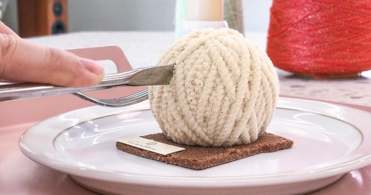 Le Montblanc | Quán cafe bán bánh cuộn len siêu xinh ở Itaewon 