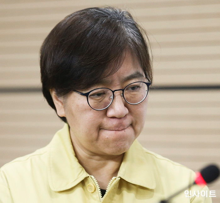 韓國疾控中心代表説明新冠病毒在梨泰院的快速傳播情況，以及為什麼這次疫情更為複雜。