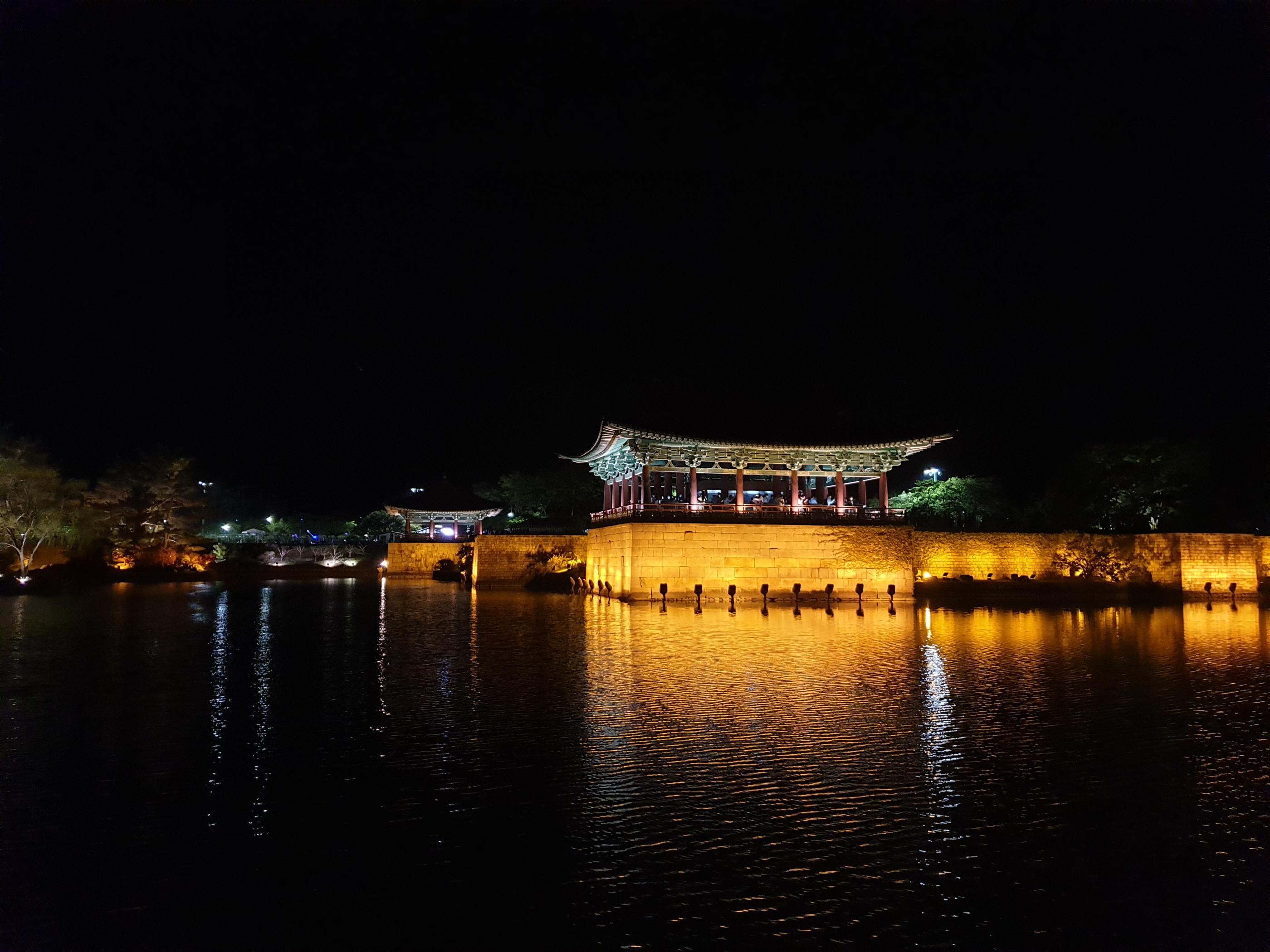 첨성대、瞻星台、チョムソンデ、慶州、キョンジュ、韓国田舎、韓国、韓国歴史、월정교、月精橋、ウォルジョンギョ、교촌한옥마을、校村韓屋村、キョチョンハノクマウル、韓屋村、계림、鶏林、ケリム、ファンリダンギル、대릉원、大陵苑、デルンウォン、동궁과월지、東宮と月地、トングングァウォルチ、キョリキンパ、チャルボリパン、10ウォンパン、キョンジュパン、慶州パン、慶州ワールド、キョンジュワールド、韓国絶叫コースター、韓国遊園地、スンドゥブ、スンドゥブチゲ、ジョン、チヂミ、仏国寺、プルグッサ、ソクラム、石窟庵,慶州、キョンジュ、ソウル郊外