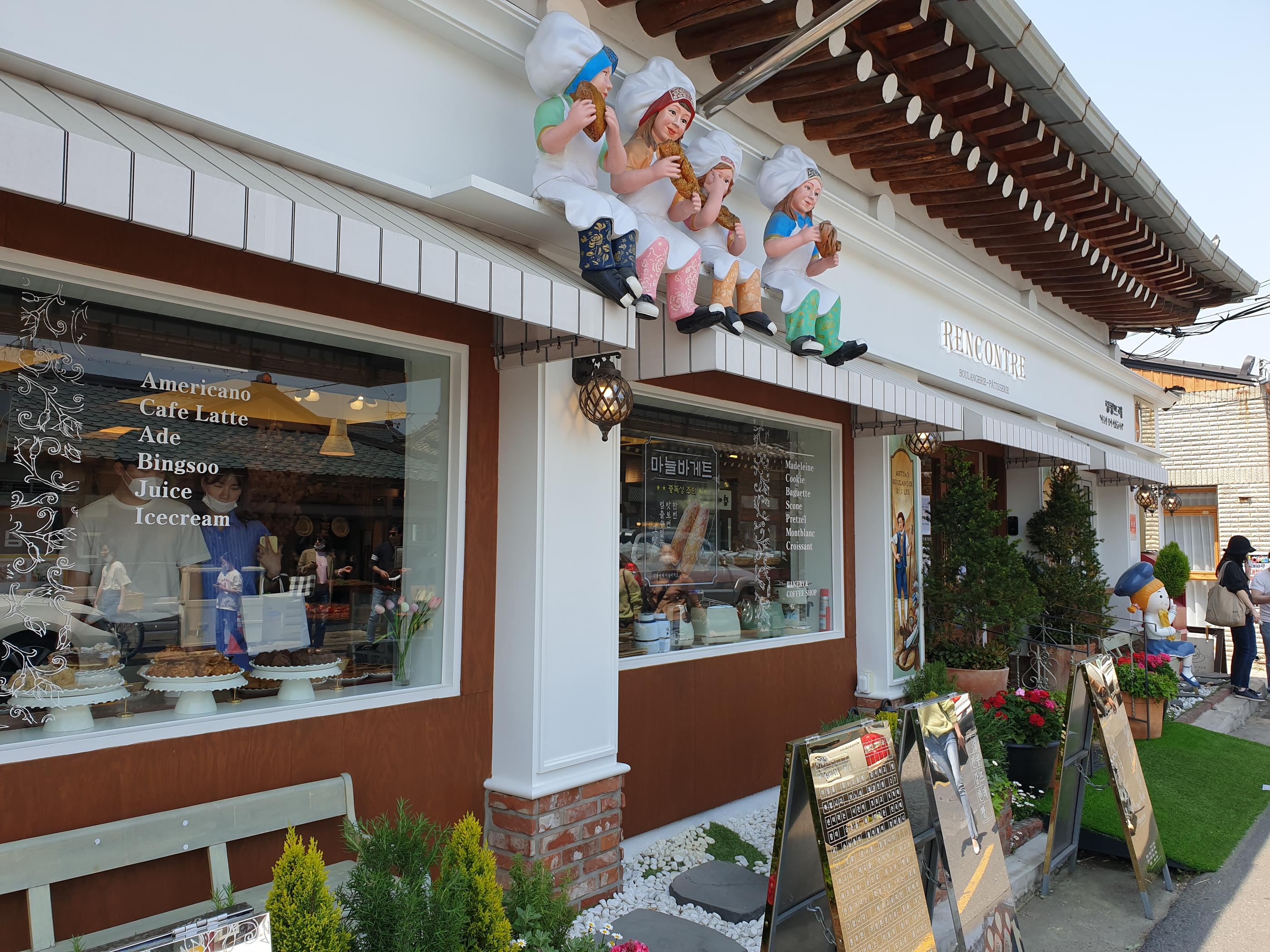 첨성대、瞻星台、チョムソンデ、慶州、キョンジュ、韓国田舎、韓国、韓国歴史、월정교、月精橋、ウォルジョンギョ、교촌한옥마을、校村韓屋村、キョチョンハノクマウル、韓屋村、계림、鶏林、ケリム、ファンリダンギル、대릉원、大陵苑、デルンウォン、동궁과월지、東宮と月地、トングングァウォルチ、キョリキンパ、チャルボリパン、10ウォンパン、キョンジュパン、慶州パン、慶州ワールド、キョンジュワールド、韓国絶叫コースター、韓国遊園地、スンドゥブ、スンドゥブチゲ、ジョン、チヂミ、仏国寺、プルグッサ、ソクラム、石窟庵,慶州、キョンジュ、ソウル郊外