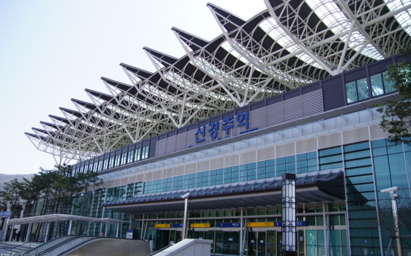 첨성대、瞻星台、チョムソンデ、慶州、キョンジュ、韓国田舎、韓国、韓国歴史、월정교、月精橋、ウォルジョンギョ、교촌한옥마을、校村韓屋村、キョチョンハノクマウル、韓屋村、계림、鶏林、ケリム、ファンリダンギル、대릉원、大陵苑、デルンウォン、동궁과월지、東宮と月地、トングングァウォルチ、キョリキンパ、チャルボリパン、10ウォンパン、キョンジュパン、慶州パン、慶州ワールド、キョンジュワールド、韓国絶叫コースター、韓国遊園地、スンドゥブ、スンドゥブチゲ、ジョン、チヂミ、仏国寺、プルグッサ、ソクラム、石窟庵,慶州、キョンジュ、ソウル郊外