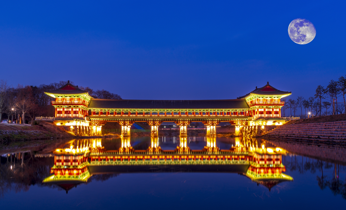 첨성대、瞻星台、チョムソンデ、慶州、キョンジュ、韓国田舎、韓国、韓国歴史、월정교、月精橋、ウォルジョンギョ、교촌한옥마을、校村韓屋村、キョチョンハノクマウル、韓屋村、계림、鶏林、ケリム、ファンリダンギル、대릉원、大陵苑、デルンウォン、동궁과월지、東宮と月地、トングングァウォルチ、キョリキンパ、チャルボリパン、10ウォンパン、キョンジュパン、慶州パン、慶州ワールド、キョンジュワールド、韓国絶叫コースター、韓国遊園地、スンドゥブ、スンドゥブチゲ、ジョン、チヂミ、仏国寺、プルグッサ、ソクラム、石窟庵,慶州、キョンジュ、ソウル郊外