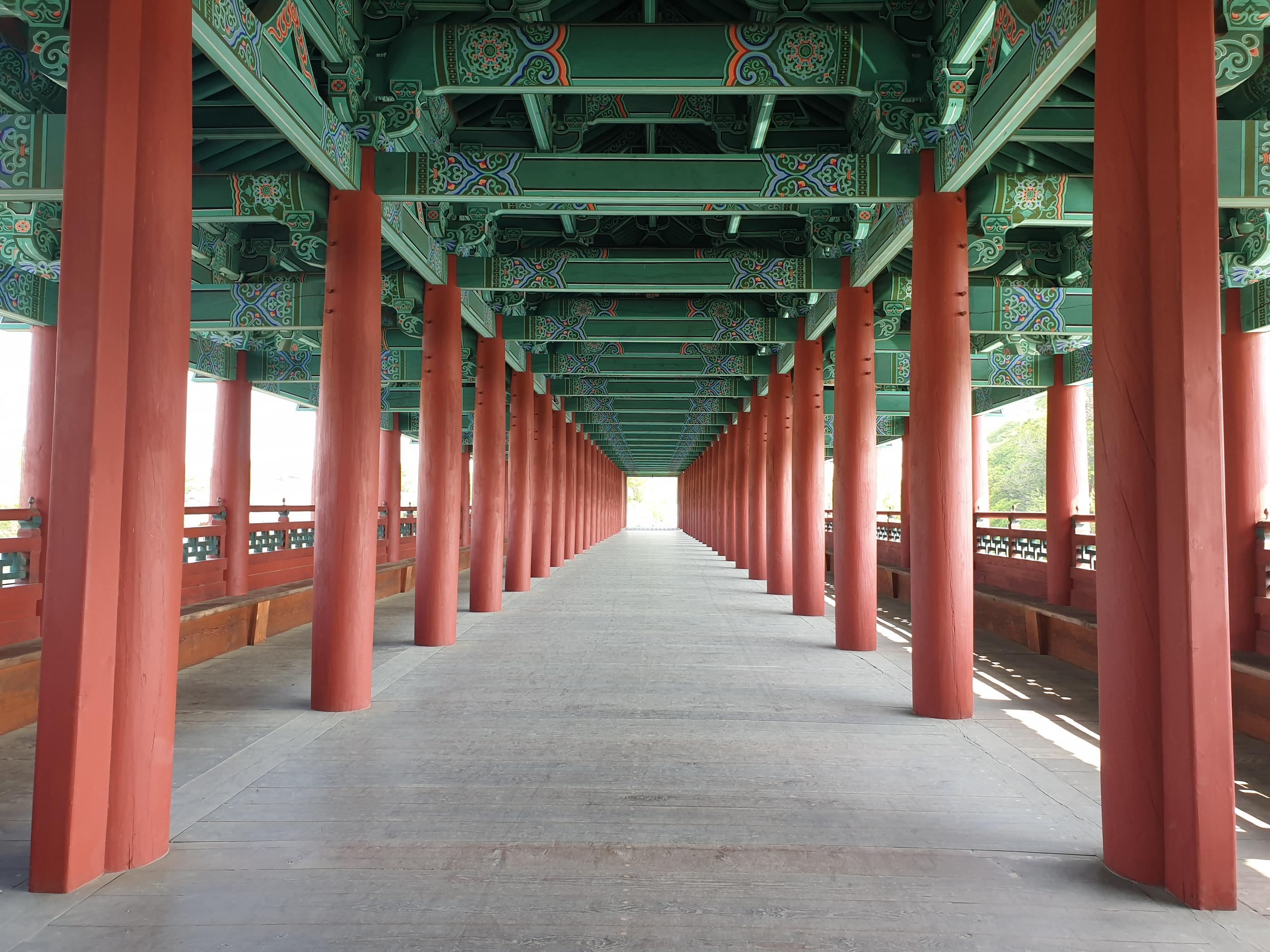 첨성대、瞻星台、チョムソンデ、慶州、キョンジュ、韓国田舎、韓国、韓国歴史、월정교、月精橋、ウォルジョンギョ、교촌한옥마을、校村韓屋村、キョチョンハノクマウル、韓屋村、계림、鶏林、ケリム、ファンリダンギル、대릉원、大陵苑、デルンウォン、동궁과월지、東宮と月地、トングングァウォルチ、キョリキンパ、チャルボリパン、10ウォンパン、キョンジュパン、慶州パン、慶州ワールド、キョンジュワールド、韓国絶叫コースター、韓国遊園地、スンドゥブ、スンドゥブチゲ、ジョン、チヂミ、仏国寺、プルグッサ、ソクラム、石窟庵,慶州、キョンジュ、ソウル郊外