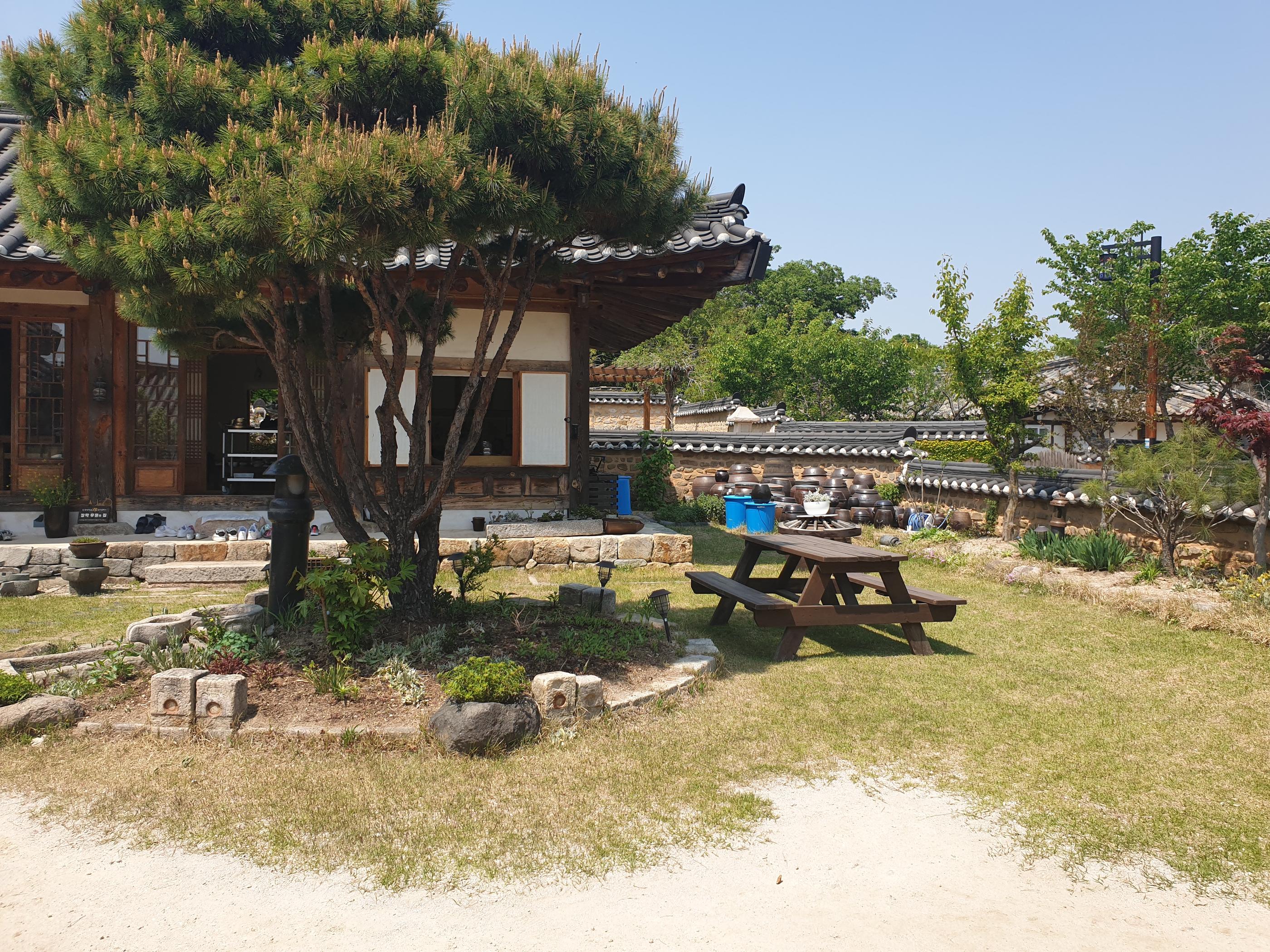 첨성대、瞻星台、チョムソンデ、慶州、キョンジュ、韓国田舎、韓国、韓国歴史、월정교、月精橋、ウォルジョンギョ、교촌한옥마을、校村韓屋村、キョチョンハノクマウル、韓屋村、계림、鶏林、ケリム、ファンリダンギル、대릉원、大陵苑、デルンウォン、동궁과월지、東宮と月地、トングングァウォルチ、キョリキンパ、チャルボリパン、10ウォンパン、キョンジュパン、慶州パン、慶州ワールド、キョンジュワールド、韓国絶叫コースター、韓国遊園地、スンドゥブ、スンドゥブチゲ、ジョン、チヂミ、仏国寺、プルグッサ、ソクラム、石窟庵,慶州、キョンジュ、ソウル郊外