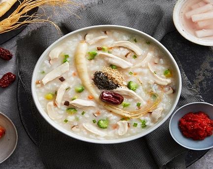 韓国の参鶏湯粥、滋養強壮に優れた人気料理