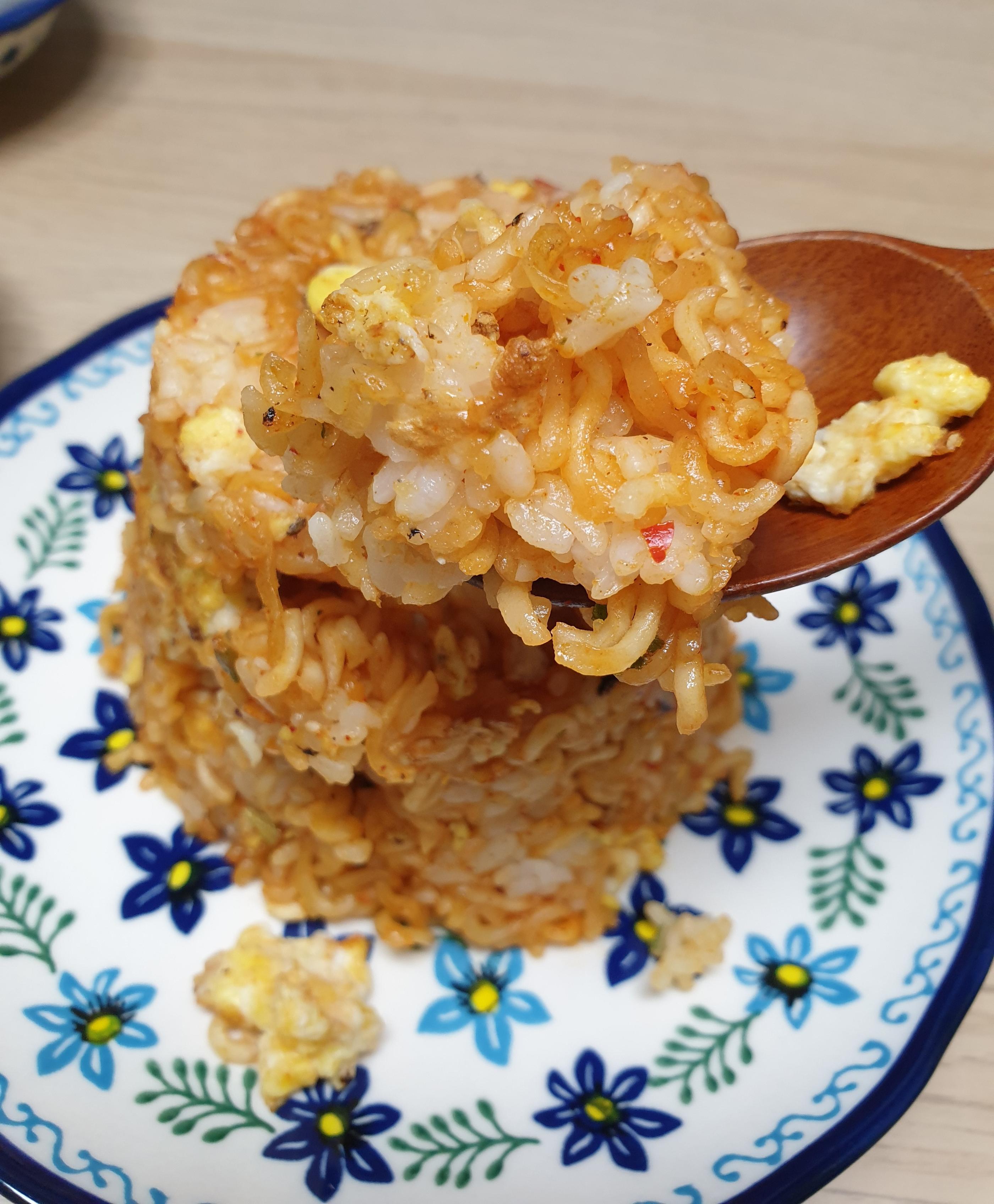 Instant Ramen Fried Rice Recipe How to make the perfect Shin ramen fried rice and Capaguri fried rice at home