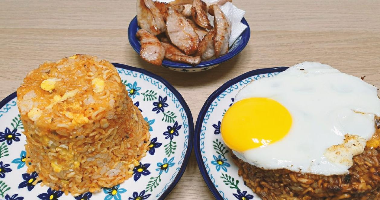 Công thức làm món cơm rang trộn mì đang hot tại Hàn Quốc