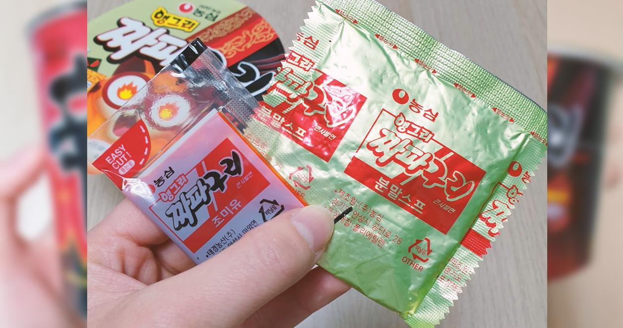 Công thức làm món cơm rang trộn mì đang hot tại Hàn Quốc