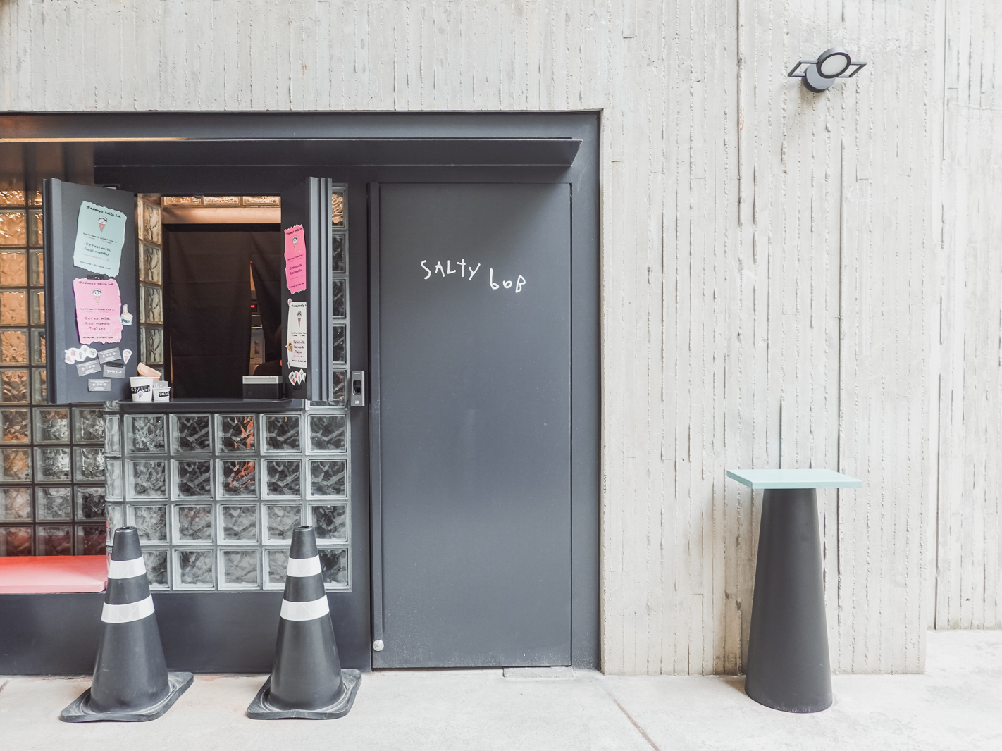 韓国カフェ、ソウルカフェ、梨泰院、イテウォン、イテウォンクラス、梨泰院クラス、漢南洞、ハンナムドン、ハンナム洞、カフェ、ドーナツ、ドーナツアイスクリーム、韓国ドーナツ屋、韓国ドーナツ、韓国ジェラート、オールドフェリードーナツ、OLDFERRYDONUT、オールドフェリー、フェリードーナツ、韓国アイスクリーム、韓国シリアル、韓国グルメ、マッチブ、モッパン、韓国デザート、韓国、デート、ソルティーパブ