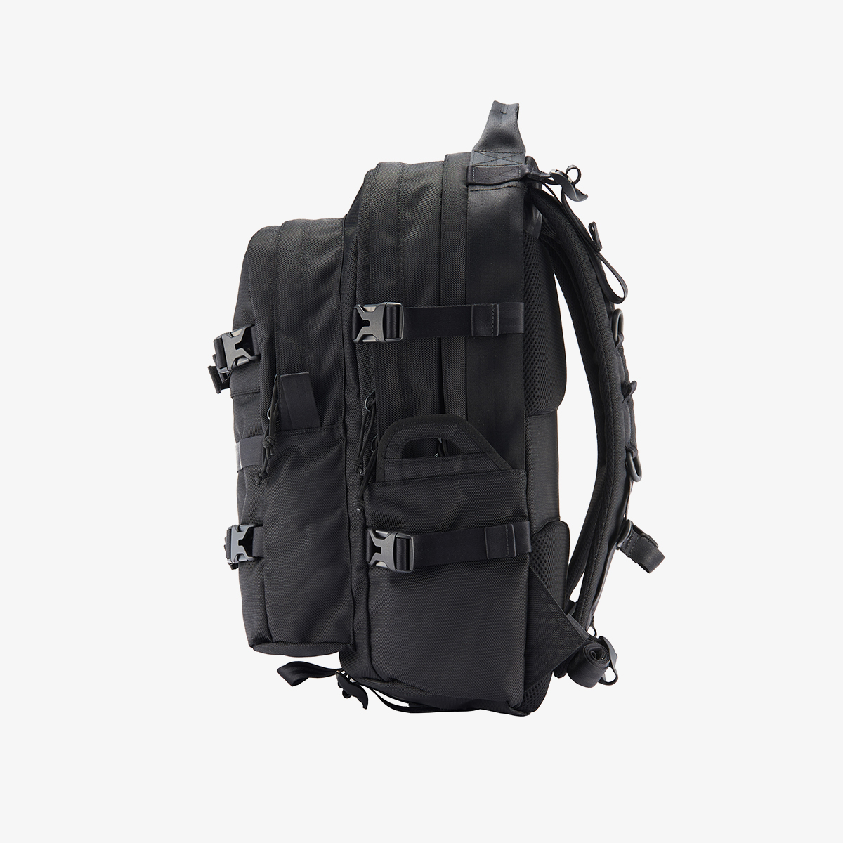 New Era揹包，超大空間與舒適設計