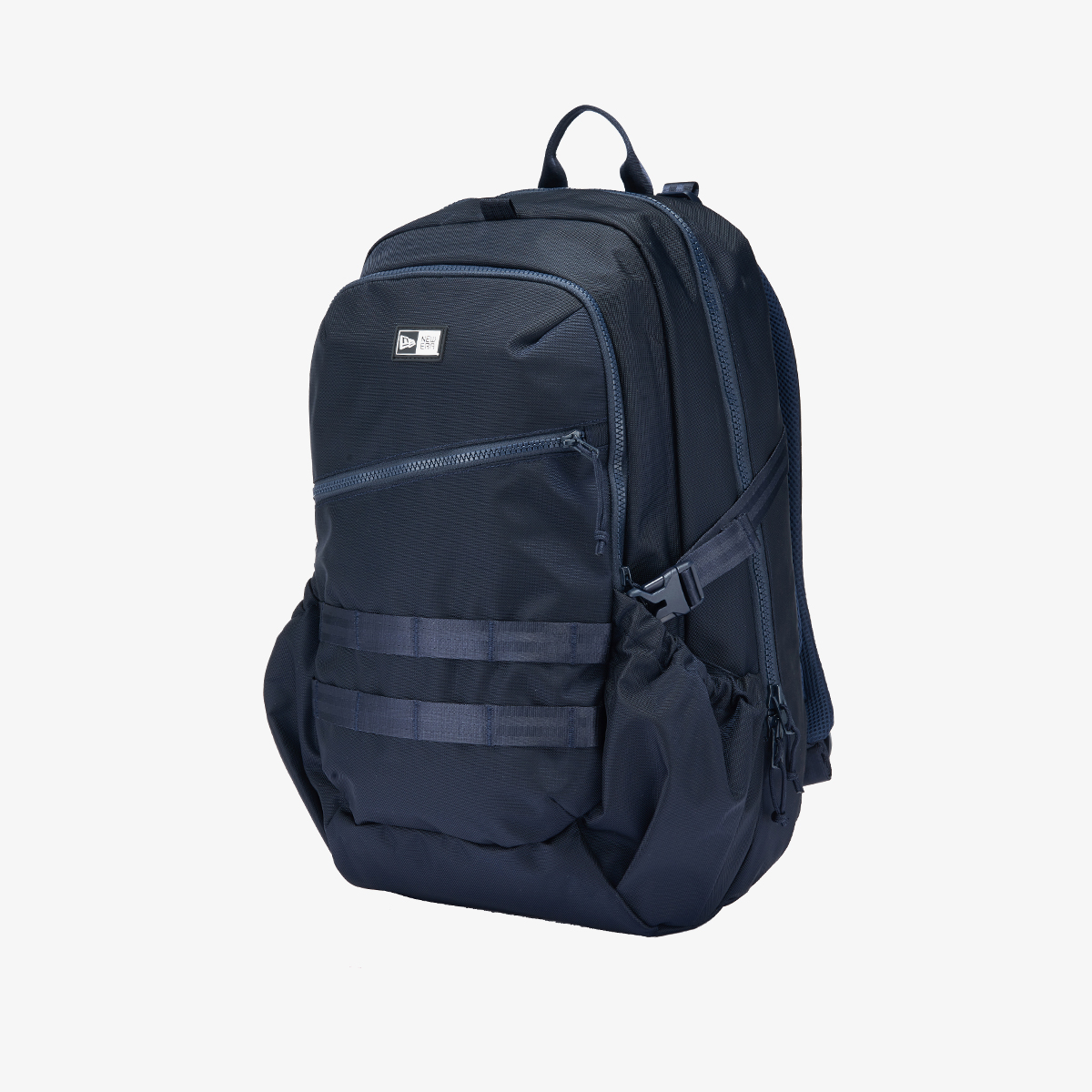 韓國流行New Era深藍揹包，超耐用選擇
