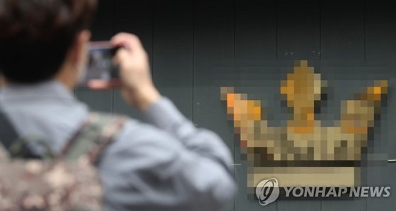 จากรีวิว สู่การล่าแม่มด การตามหาคนที่ติดเชื้อจากโบสถ์ชินชอนจีและอิแทวอนเริ่มเข้าใกล้การล่าแม่มดเข้าไปเรื่อย ๆ