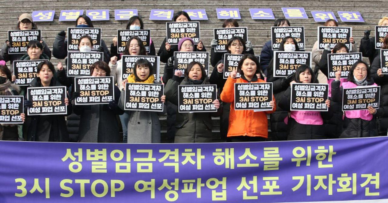 จากรีวิว สู่การล่าแม่มด การตามหาคนที่ติดเชื้อจากโบสถ์ชินชอนจีและอิแทวอนเริ่มเข้าใกล้การล่าแม่มดเข้าไปเรื่อย ๆ