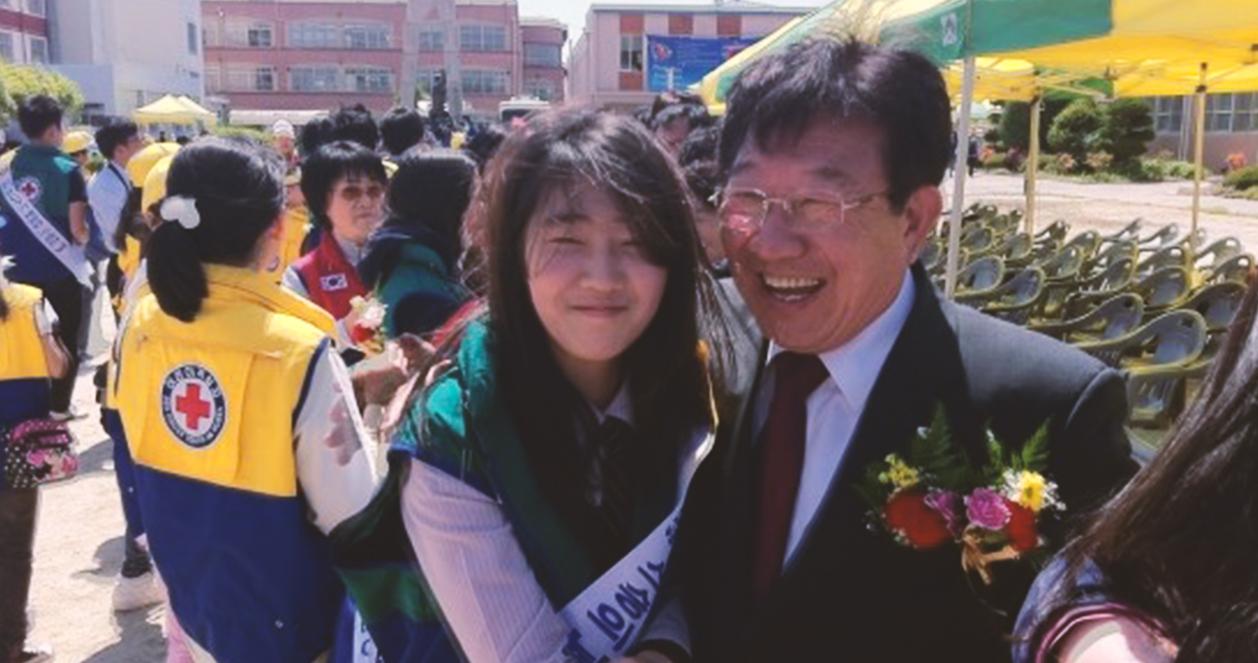 14/5 ngày Nhà giáo Hàn Quốc: Nạn hối lộ nhiều đến mức có cả Bộ luật cấm nhận quà?