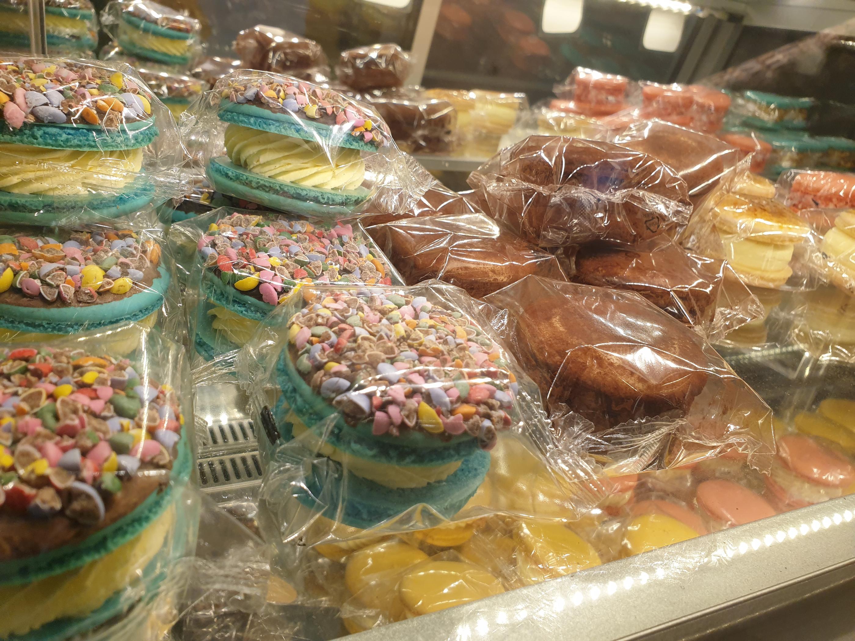 韓国、韓国カフェ、ソウル、ソウルカフェ、カフェ、大きなカフェ、パジュ、パジュカフェ、ソウル近郊、ソウル周辺、ソウル以外、ヒーリングカフェ、映えカフェ、インスタ映えカフェ、大きいカフェ、森のカフェ、森カフェ、パジュアウトレット、韓国人、韓国流行、韓国大好きカフェ、ヘイリマウル、ヘイリ村、ヘイリ、韓国マカロン、韓国パン、大きなパン屋、ベーカリーカフェ