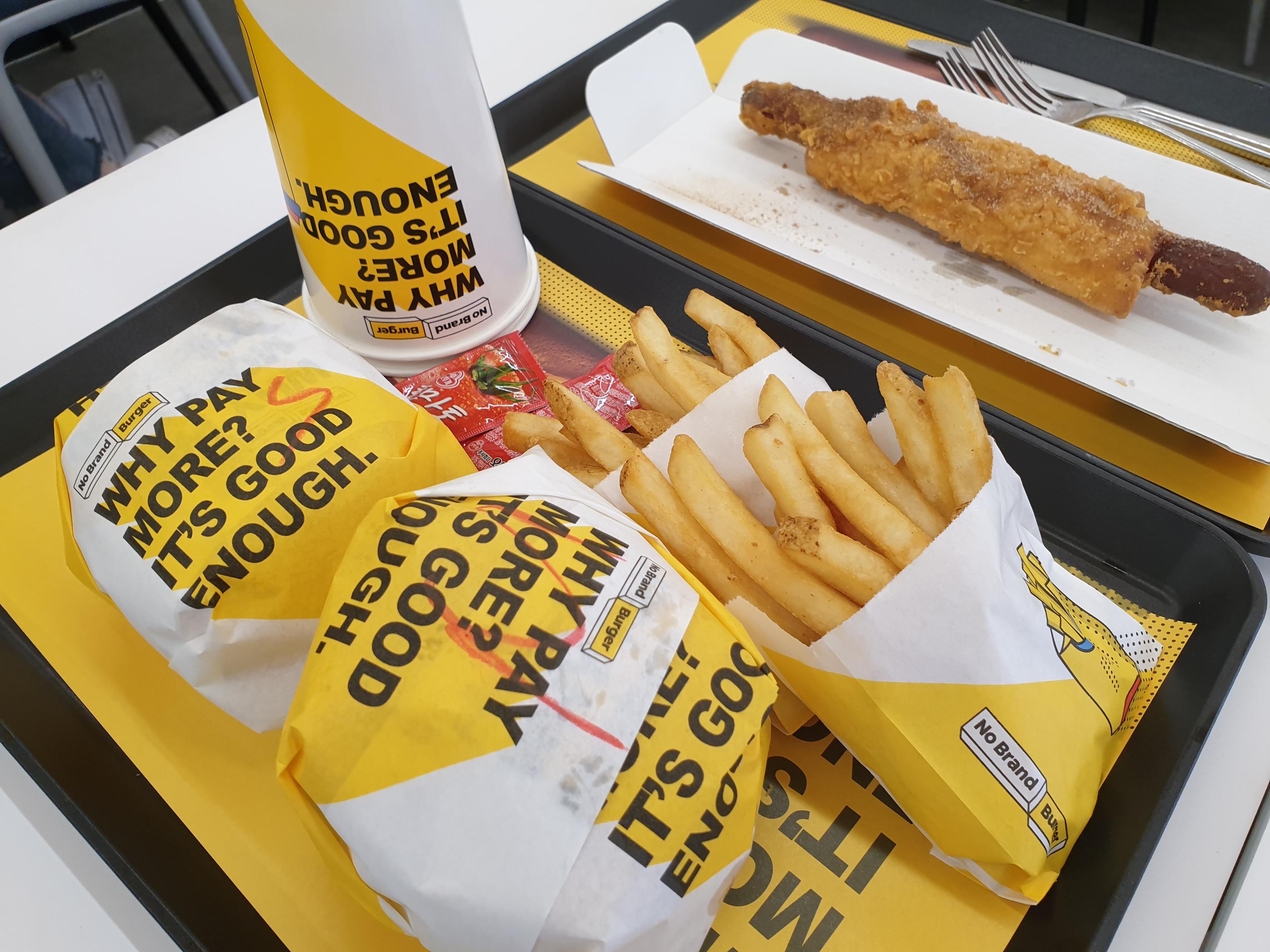 韓国、韓国ハンバーガー、ハンバーガー、ノーブランド、NoBrand、韓国カフェ、韓国チェーン店、韓国フランチャイズ、韓国ロッテリア、韓国イーマート、マート、韓国ブランド、バーガー、バーガーチェーン、モクドン、モクドン駅、木洞駅、木洞、ウルチロ4街、ウルチロ、チョンガク、鐘路、鐘閣、コンデ、建国大学入口、ノーブランドバーガー