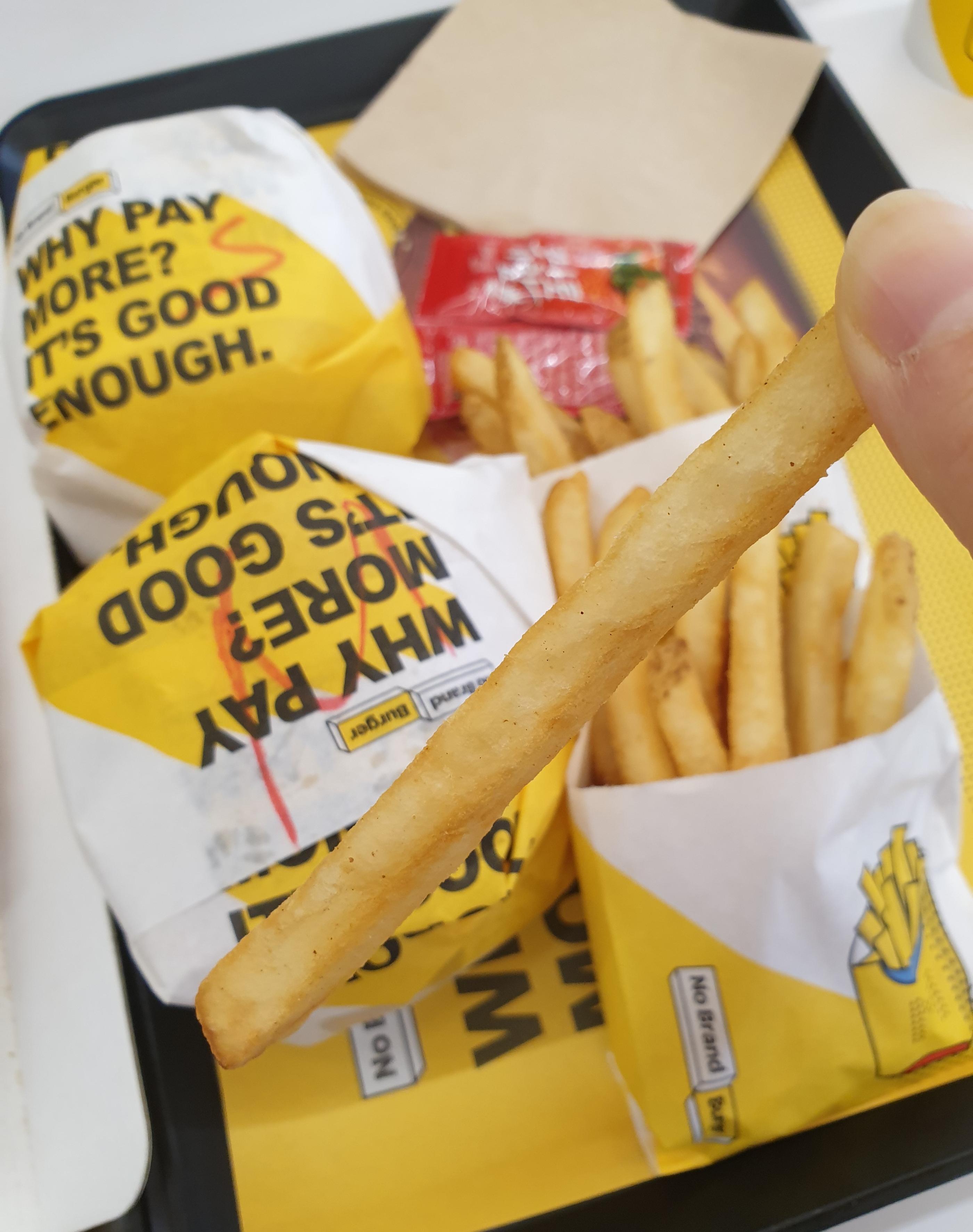 韓国、韓国ハンバーガー、ハンバーガー、ノーブランド、NoBrand、韓国カフェ、韓国チェーン店、韓国フランチャイズ、韓国ロッテリア、韓国イーマート、マート、韓国ブランド、バーガー、バーガーチェーン、モクドン、モクドン駅、木洞駅、木洞、ウルチロ4街、ウルチロ、チョンガク、鐘路、鐘閣、コンデ、建国大学入口、ノーブランドバーガー