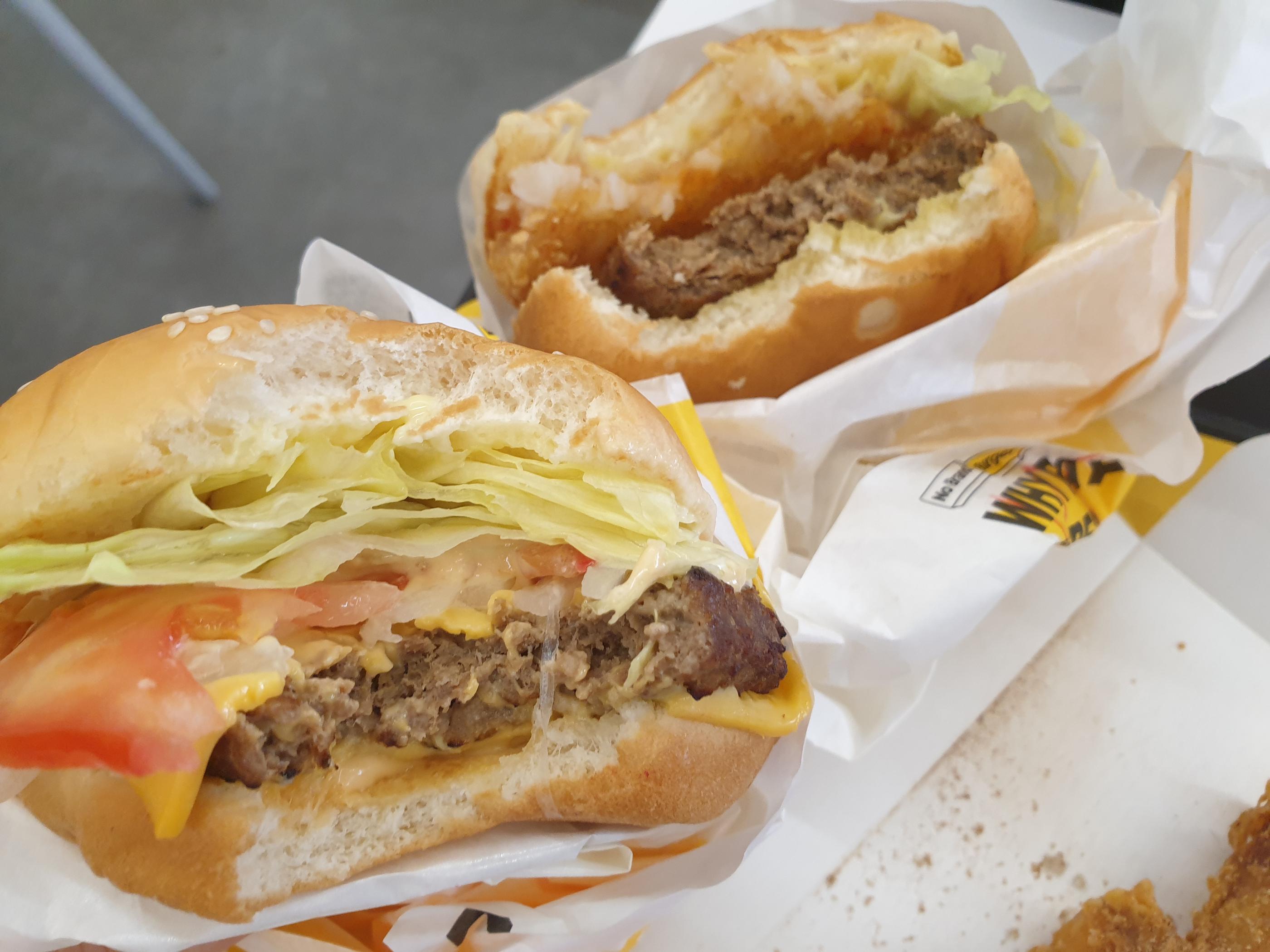 韓国、韓国ハンバーガー、ハンバーガー、ノーブランド、NoBrand、韓国カフェ、韓国チェーン店、韓国フランチャイズ、韓国ロッテリア、韓国イーマート、マート、韓国ブランド、バーガー、バーガーチェーン、モクドン、モクドン駅、木洞駅、木洞、ウルチロ4街、ウルチロ、チョンガク、鐘路、鐘閣、コンデ、建国大学入口、ノーブランドバーガー