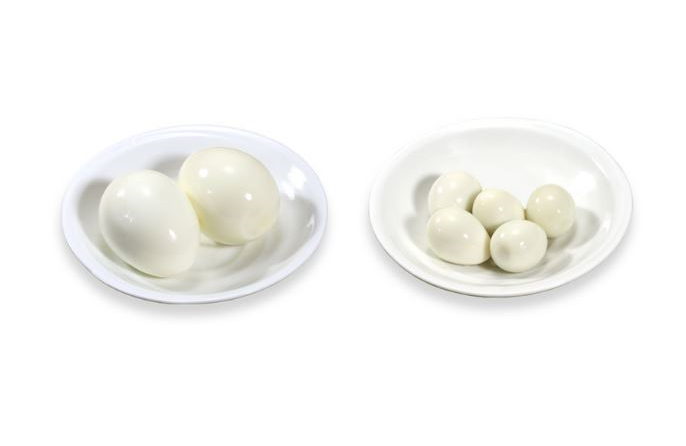 ゆで卵2個またはうずらの卵5個の選択肢を示すイメージ。