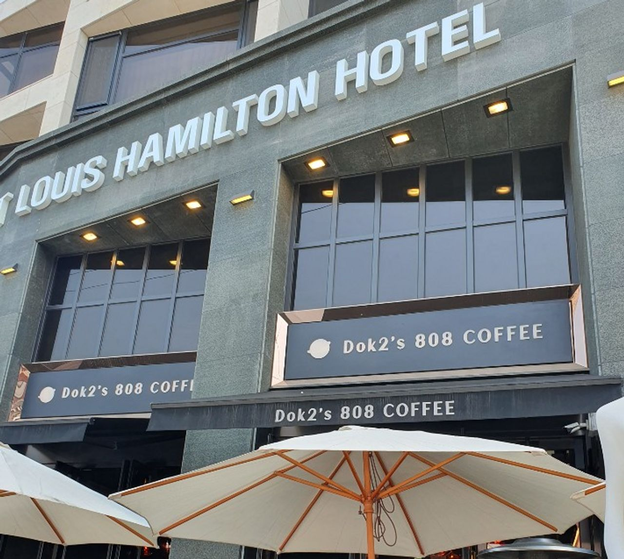 韓国芸能人が運営するカフェ、韓国観光、韓国旅行、韓国芸能人、韓流スター、韓国アイドル、韓国カフェ、ホンデカフェ、済州島カフェ、コンデカフェ、イジョンソク、ユアイン、パクジョンミン、イェソン、ソンミノ、ジョンヨプ、ペヨンジュン、Dos2、テジナ、ジードラゴン、人気のお店、有名なお店、美味しいお店、