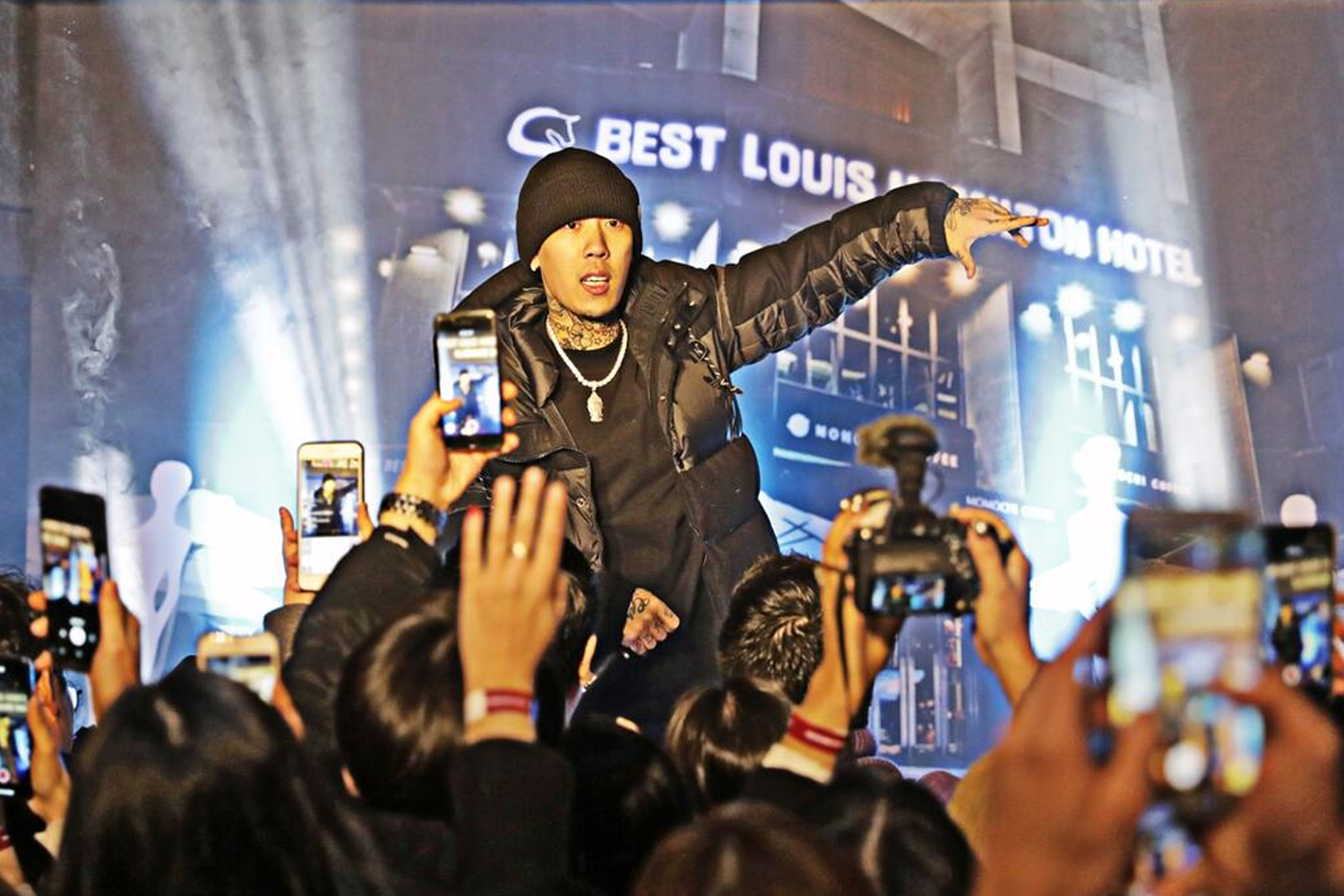 Dok2's 808 COFFEE室內活動場面