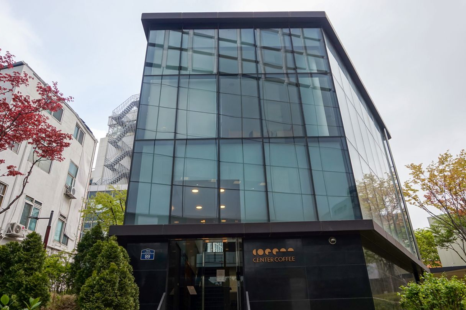 CENTER COFFEE咖啡廳，現代建築設計