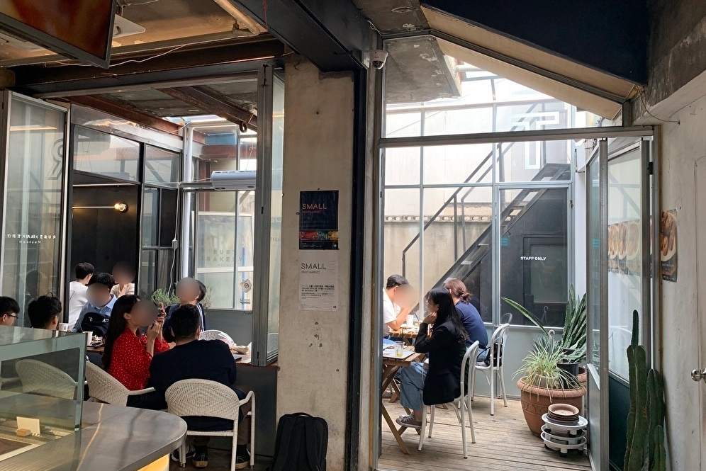 文来、ムルレ、韓国カフェ、おしゃれカフェ、レトロカフェ、ベーカリーカフェ、RUST BAKERY、パン屋さん、カフェ巡り、ソウルカフェ