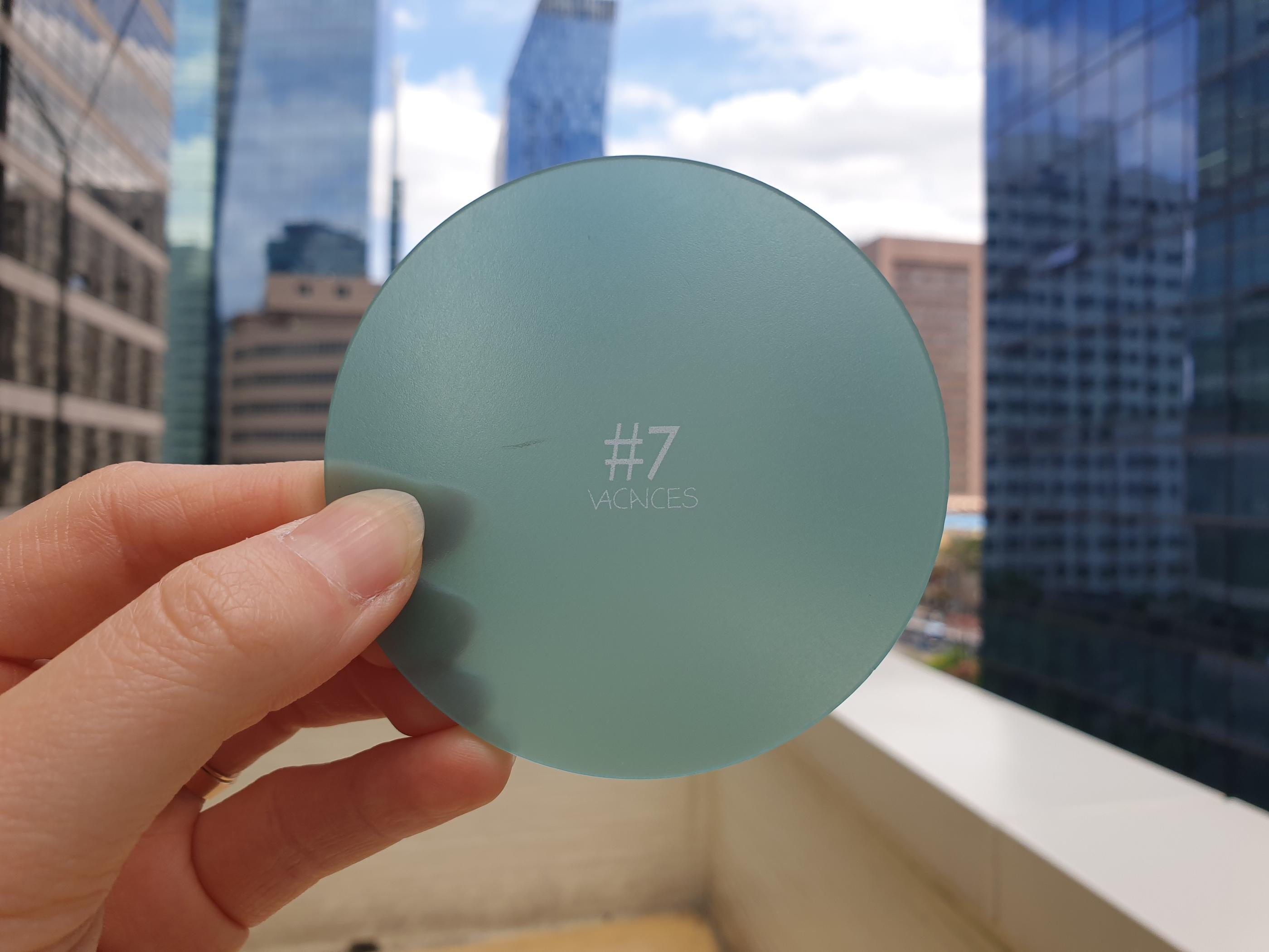 vacances | Euljiro 1-ga Cafe surrounded by tall office buildings with a resort-like atmosphere