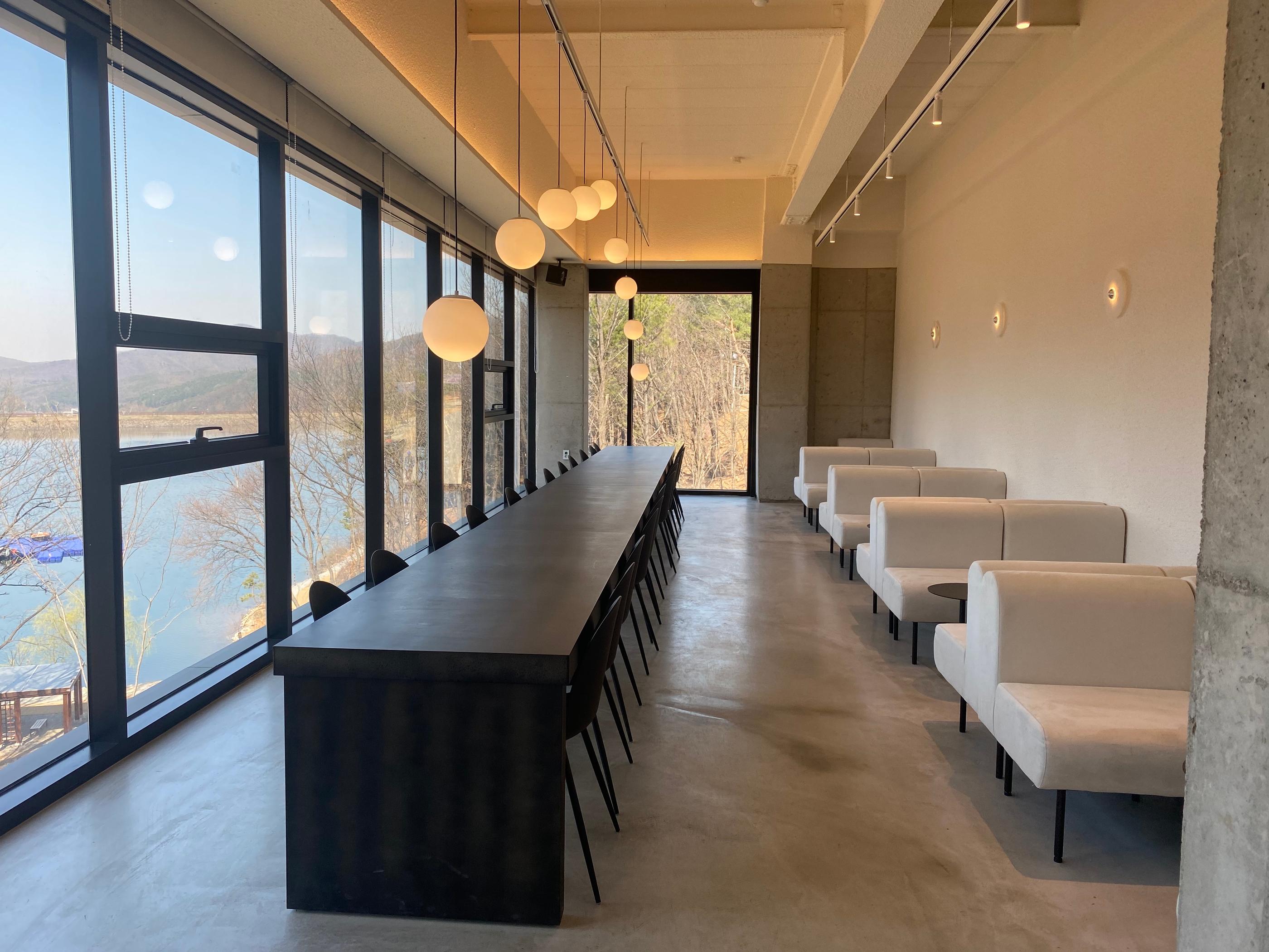 韓国カフェ、韓国、ソウル、パジュ、パジュカフェ、ソウルカフェ、韓国湖、湖の見えるカフェ、韓国景色のいいカフェ、景色の良いカフェ、レッドブリッジ、赤い橋、赤橋、韓国パン、韓国日帰り旅行、日帰り旅行、タンイルチギ、韓国日帰り、ソウル郊外、ソウル郊外カフェ、ソウル近所、ソウル近く、ソウル周辺