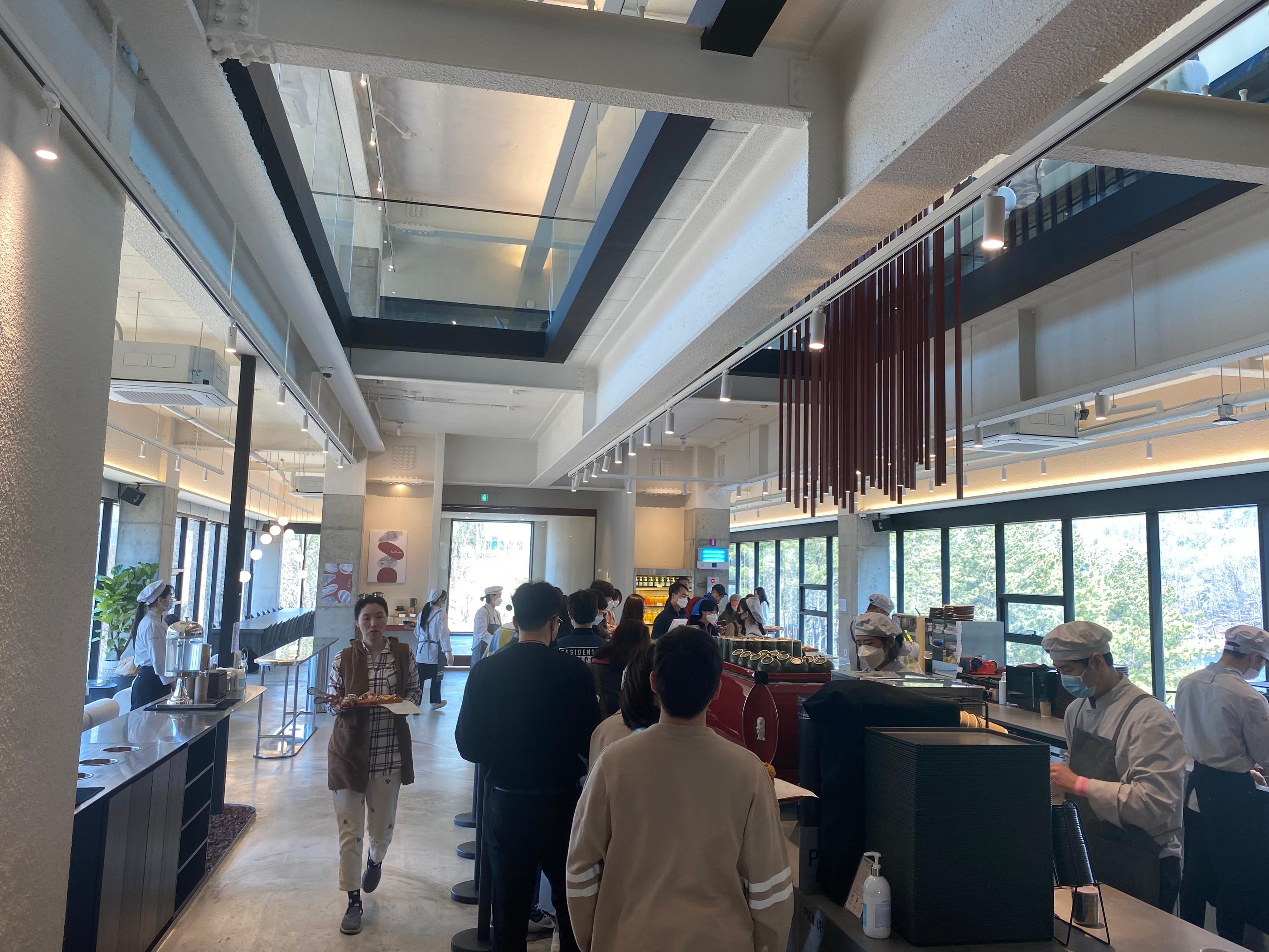 韓国カフェ、韓国、ソウル、パジュ、パジュカフェ、ソウルカフェ、韓国湖、湖の見えるカフェ、韓国景色のいいカフェ、景色の良いカフェ、レッドブリッジ、赤い橋、赤橋、韓国パン、韓国日帰り旅行、日帰り旅行、タンイルチギ、韓国日帰り、ソウル郊外、ソウル郊外カフェ、ソウル近所、ソウル近く、ソウル周辺