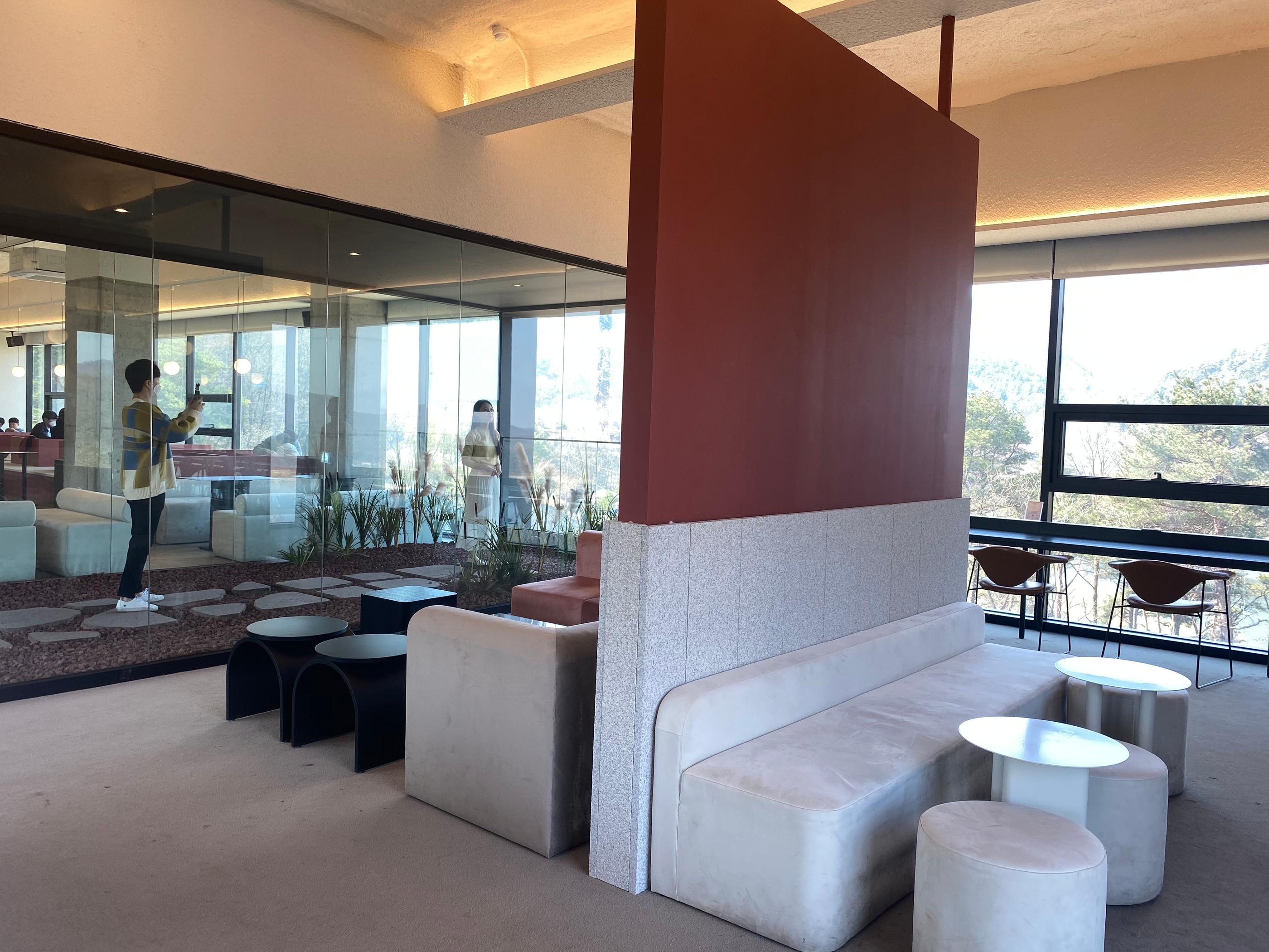 韓国カフェ、韓国、ソウル、パジュ、パジュカフェ、ソウルカフェ、韓国湖、湖の見えるカフェ、韓国景色のいいカフェ、景色の良いカフェ、レッドブリッジ、赤い橋、赤橋、韓国パン、韓国日帰り旅行、日帰り旅行、タンイルチギ、韓国日帰り、ソウル郊外、ソウル郊外カフェ、ソウル近所、ソウル近く、ソウル周辺