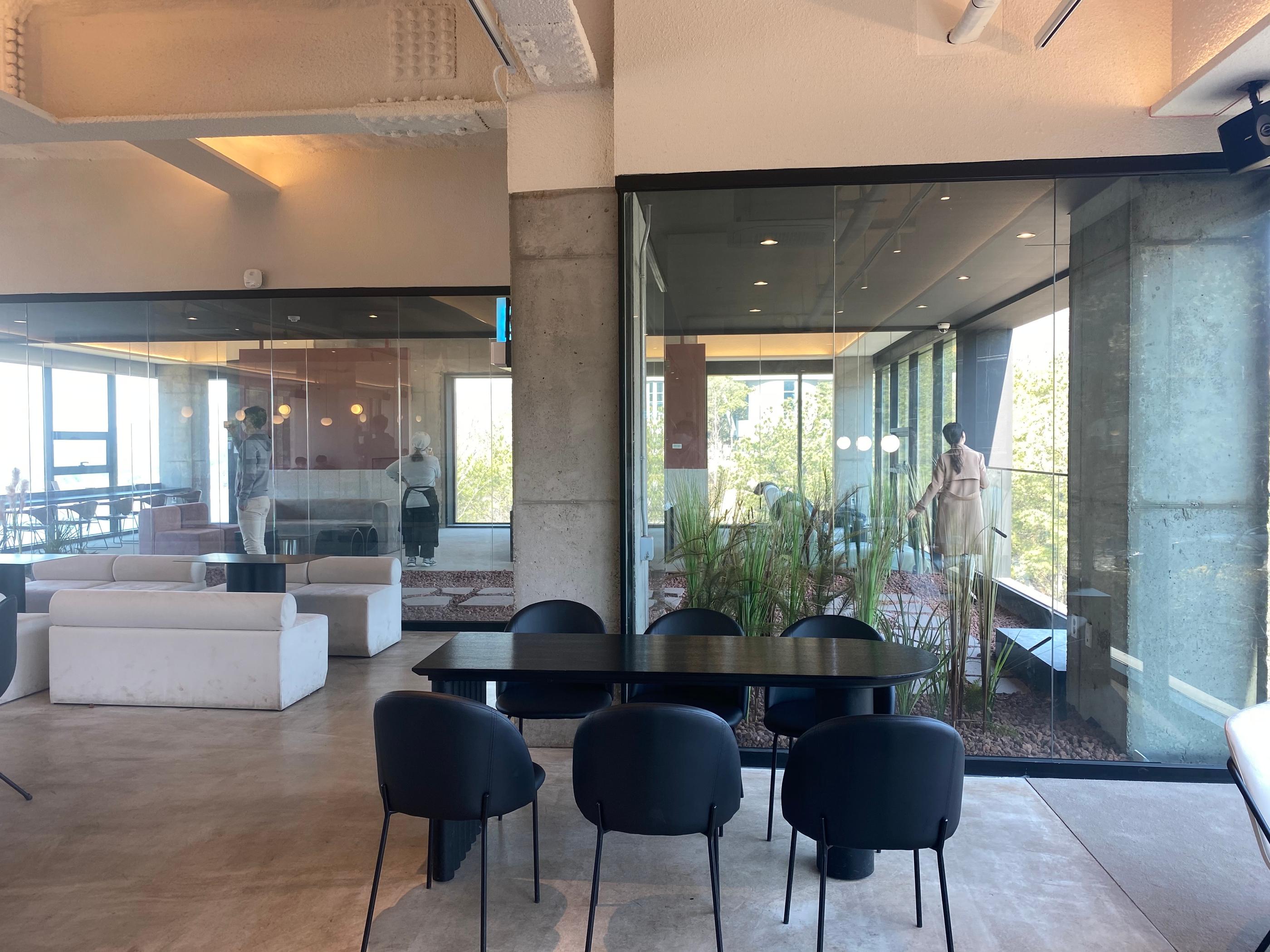 韓国カフェ、韓国、ソウル、パジュ、パジュカフェ、ソウルカフェ、韓国湖、湖の見えるカフェ、韓国景色のいいカフェ、景色の良いカフェ、レッドブリッジ、赤い橋、赤橋、韓国パン、韓国日帰り旅行、日帰り旅行、タンイルチギ、韓国日帰り、ソウル郊外、ソウル郊外カフェ、ソウル近所、ソウル近く、ソウル周辺