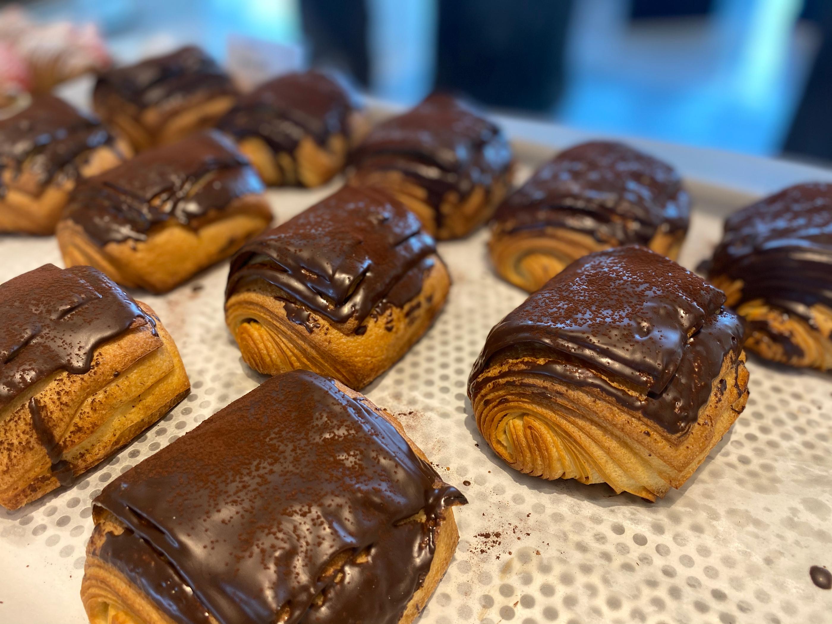 韓国カフェ、韓国、ソウル、パジュ、パジュカフェ、ソウルカフェ、韓国湖、湖の見えるカフェ、韓国景色のいいカフェ、景色の良いカフェ、レッドブリッジ、赤い橋、赤橋、韓国パン、韓国日帰り旅行、日帰り旅行、タンイルチギ、韓国日帰り、ソウル郊外、ソウル郊外カフェ、ソウル近所、ソウル近く、ソウル周辺