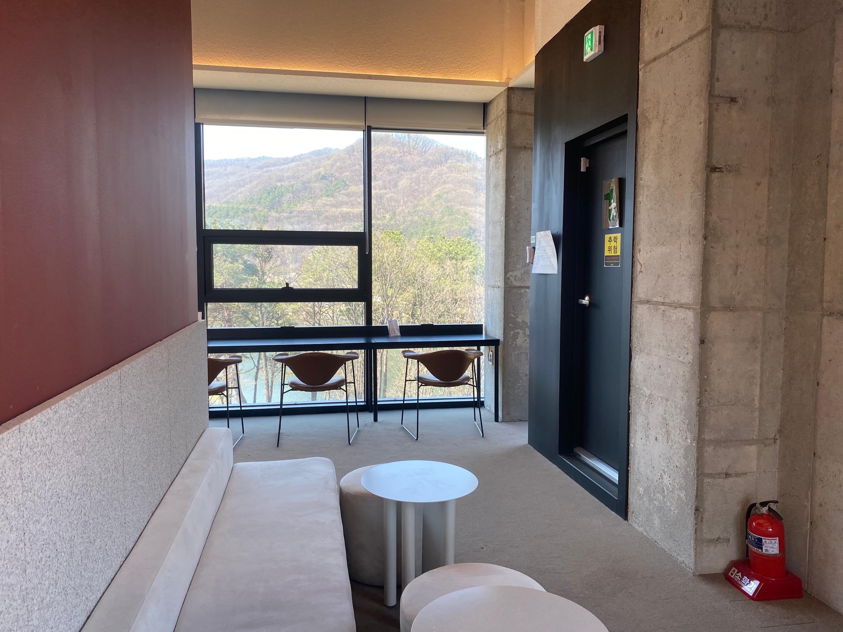 韓国カフェ、韓国、ソウル、パジュ、パジュカフェ、ソウルカフェ、韓国湖、湖の見えるカフェ、韓国景色のいいカフェ、景色の良いカフェ、レッドブリッジ、赤い橋、赤橋、韓国パン、韓国日帰り旅行、日帰り旅行、タンイルチギ、韓国日帰り、ソウル郊外、ソウル郊外カフェ、ソウル近所、ソウル近く、ソウル周辺