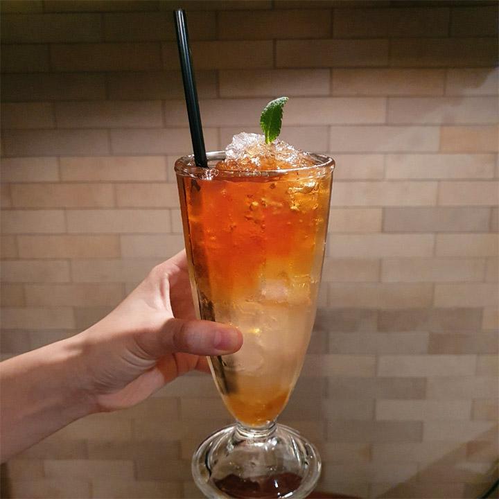 シンチョン カフェ｜Choco Blossom(チョコブロッサム)、シンチョンカフェ、Choco Blossom、チョコブロッサム、チョコレート、チョコレートピンス、かき氷、パッピンス、人気のカフェ、話題のカフェ、ホットチョコ、ホンデカフェ、おしゃれなカフェ、雰囲気の良いカフェ、韓国旅行、韓国観光、カフェ、