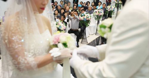 จำนวนการแต่งงานระหว่างชายเกาหลีใต้และชาวต่างชาติเพิ่มขึ้นอย่างต่อเนื่องในช่วง 4 ปีที่ผ่าน ในขณะที่การแต่งงานโดยรวมของประเทศกลับลดลง