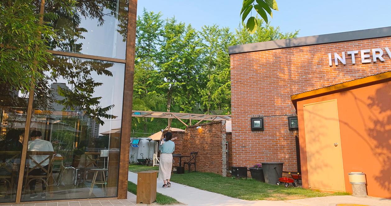 Coffee Interview | Quán cafe sân vườn đẹp nhất Daejeon 