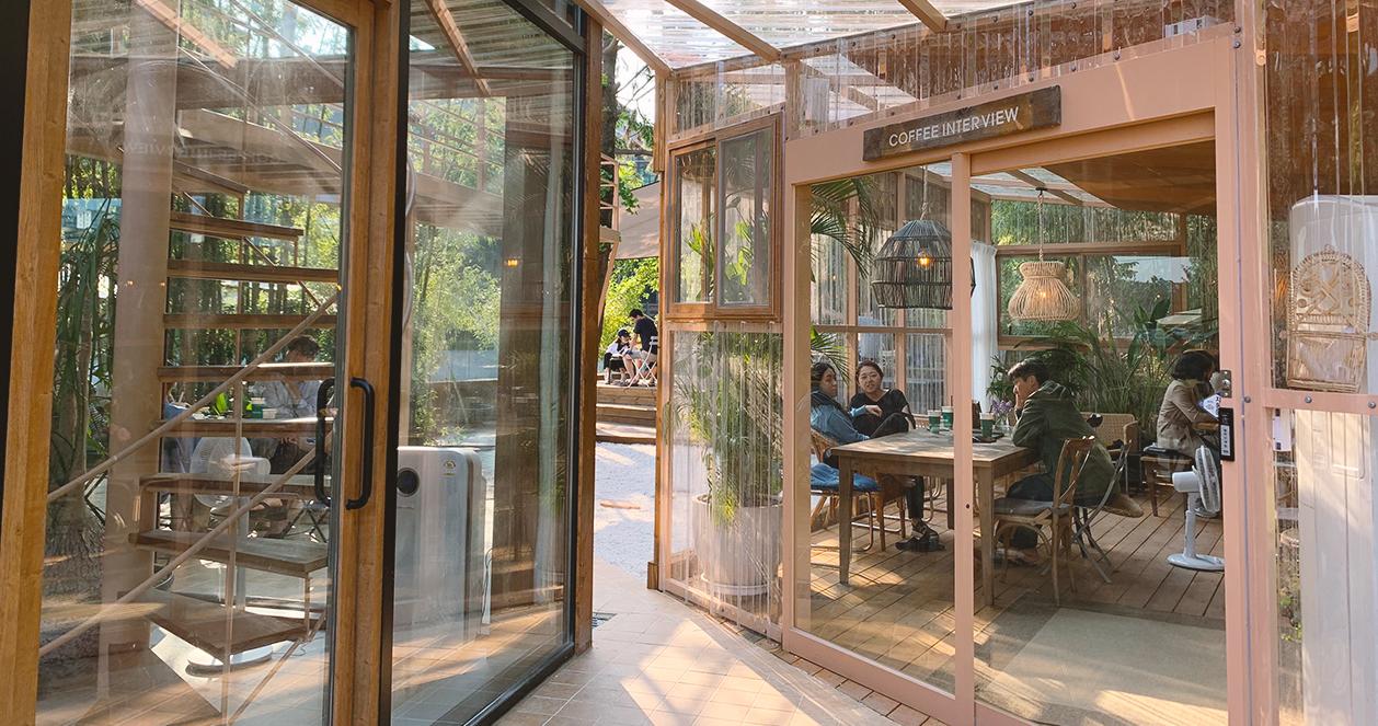 Coffee Interview | Quán cafe sân vườn đẹp nhất Daejeon 