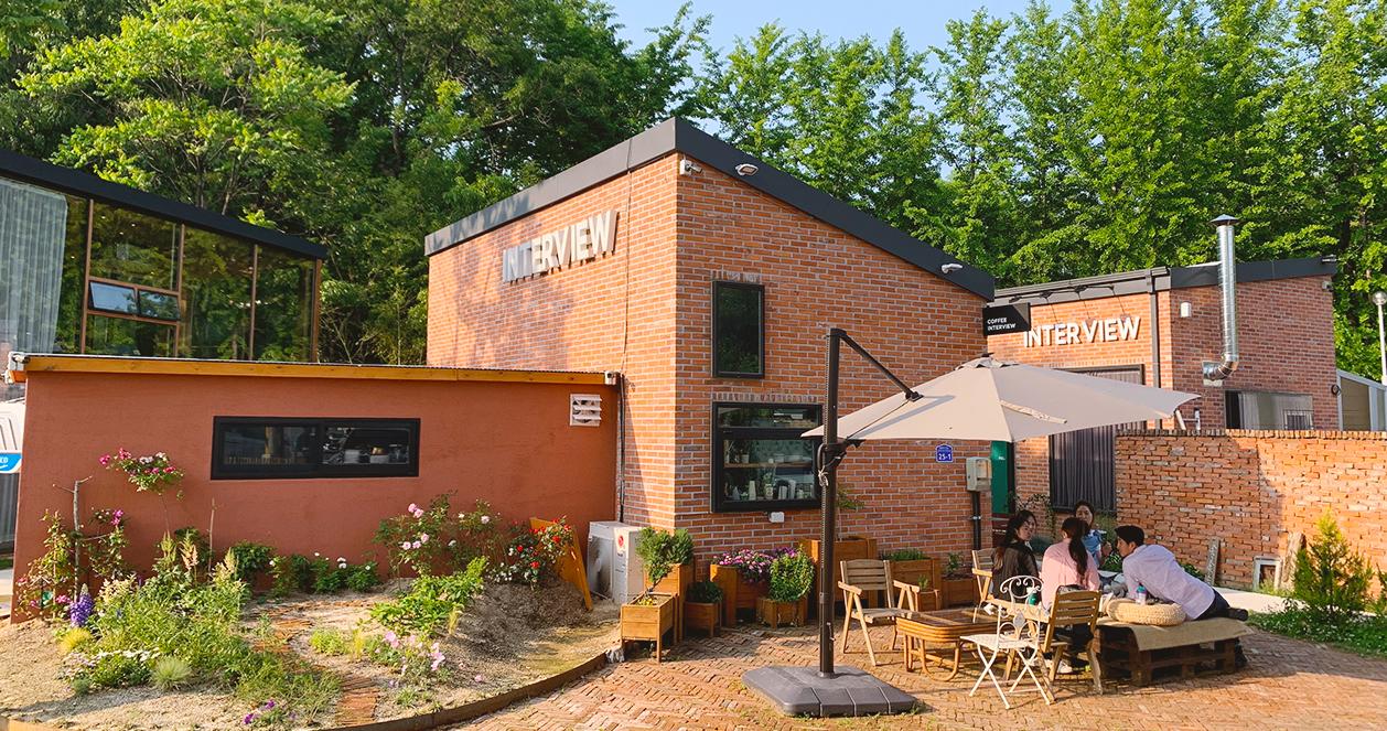 Coffee Interview | Quán cafe sân vườn đẹp nhất Daejeon 
