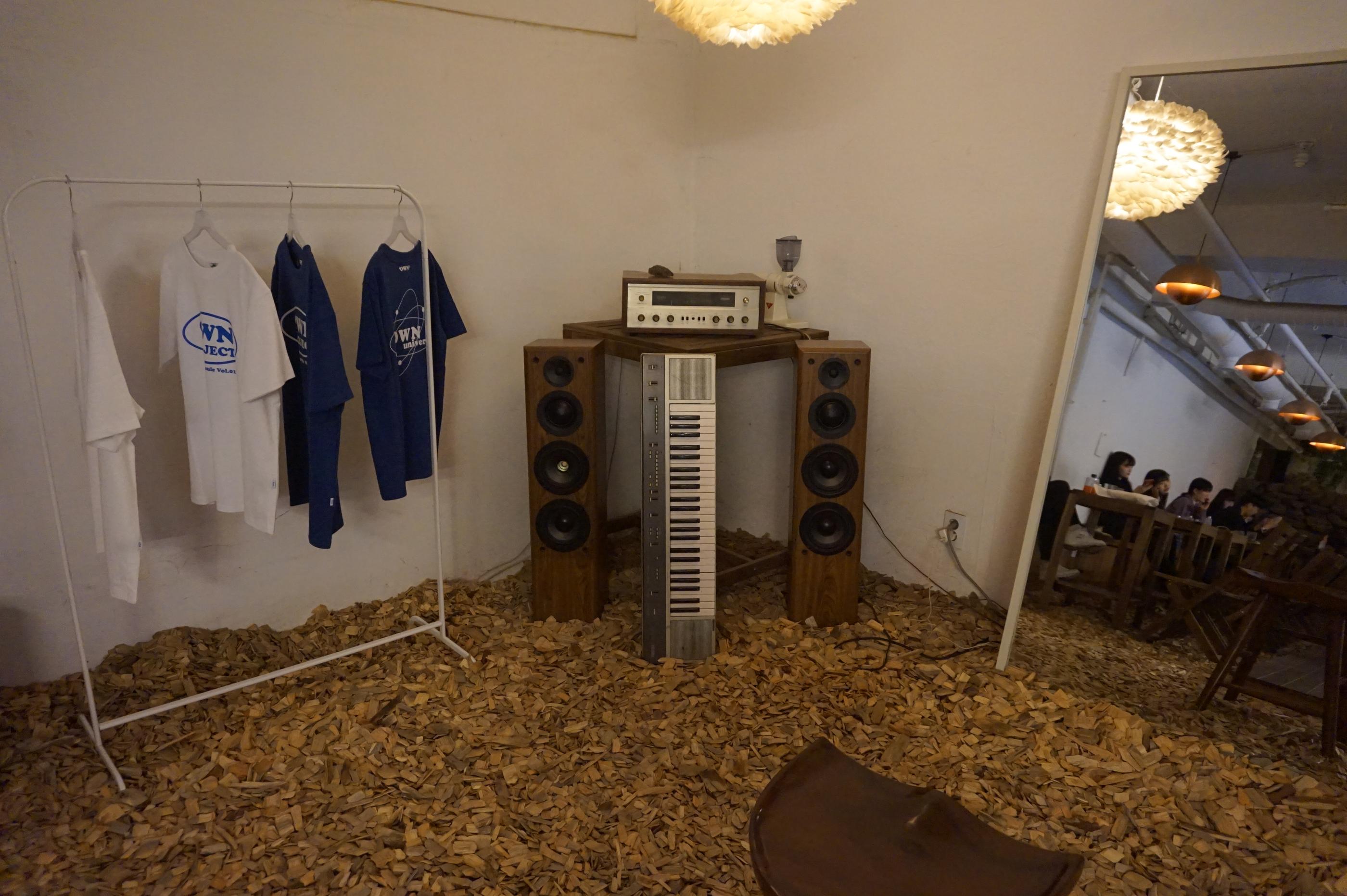 RENDÉJÀ-VOUS | Hongdae, A little piece Jeju Island in Hongdae! Feel the ocean vibes amidst the city scene.